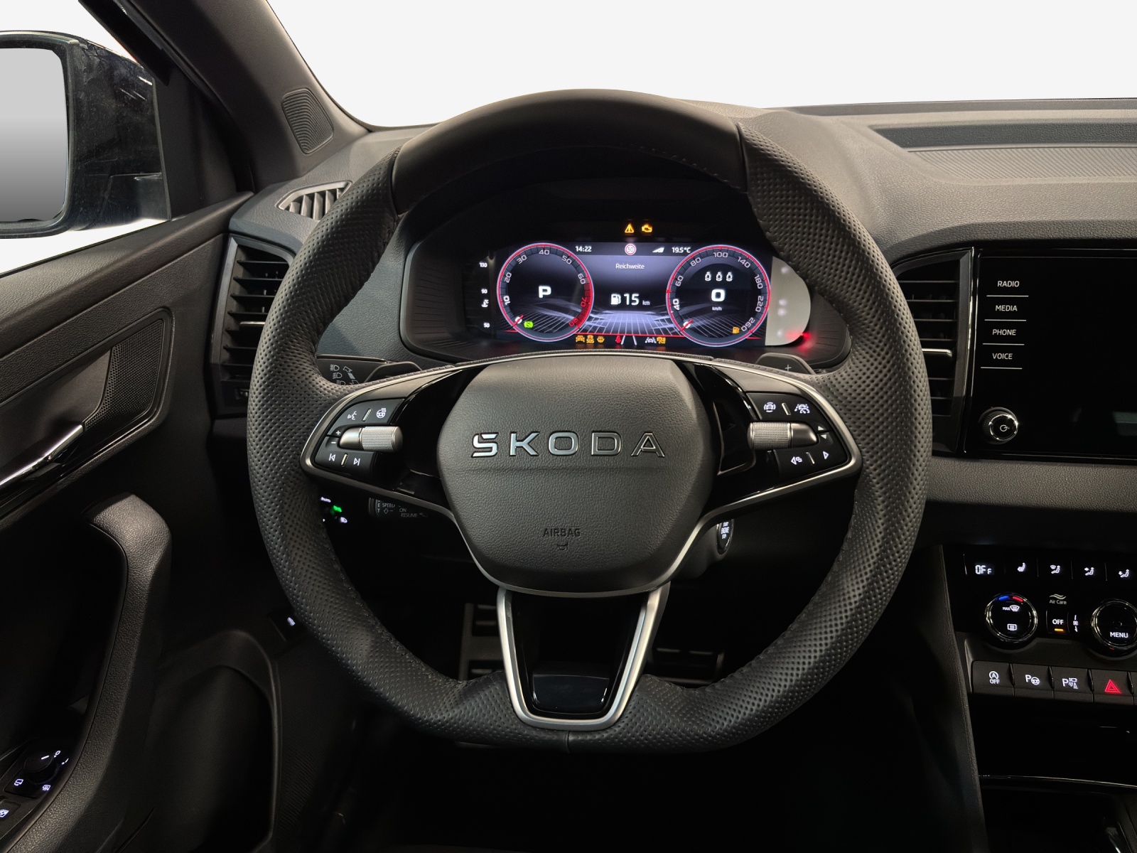SKODA Karoq 2.0 TSI Dynamic Limited Edition 4x4 DSG-image-9