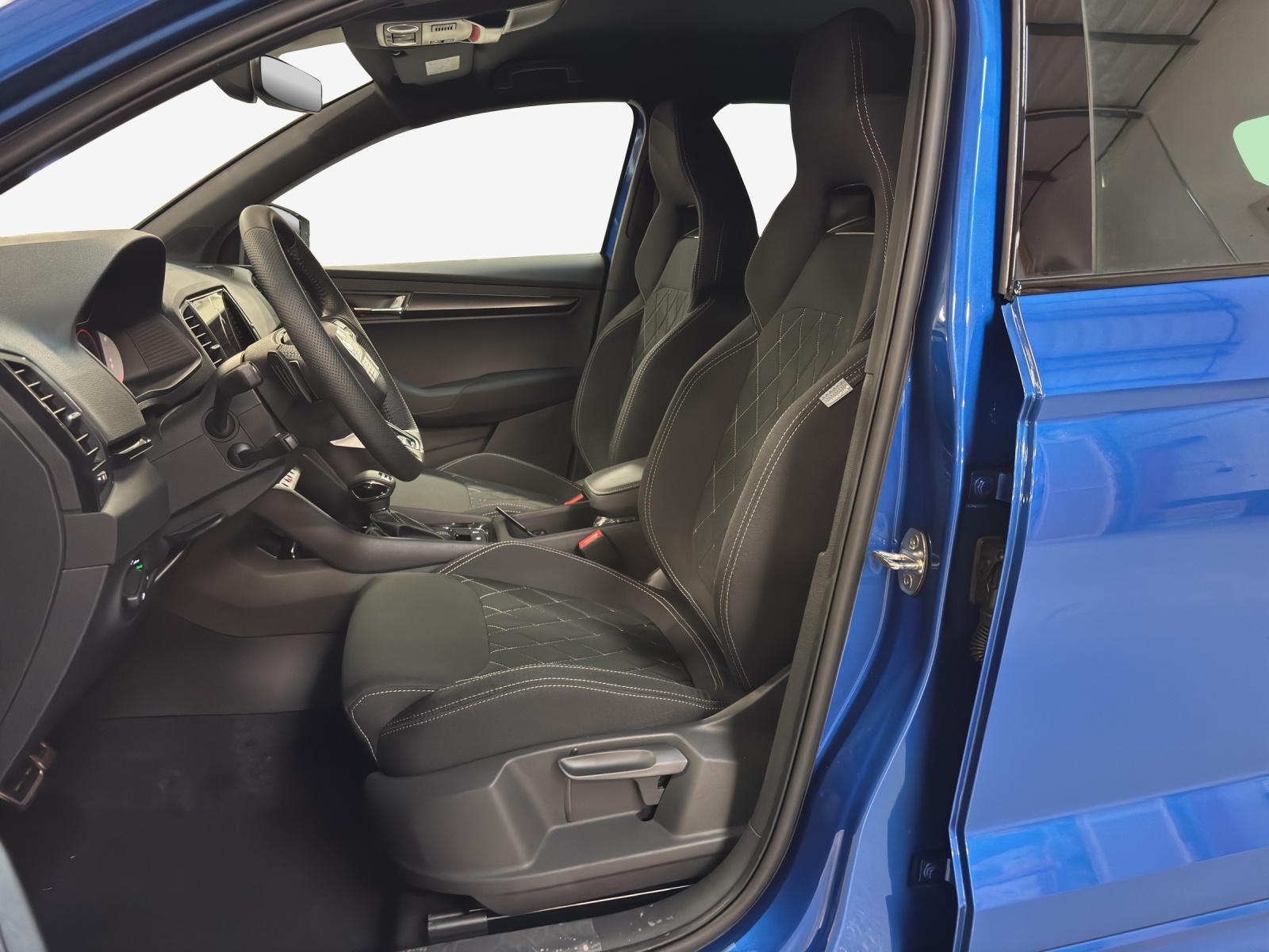 SKODA Karoq 2.0 TSI Dynamic Limited Edition 4x4 DSG-image-7