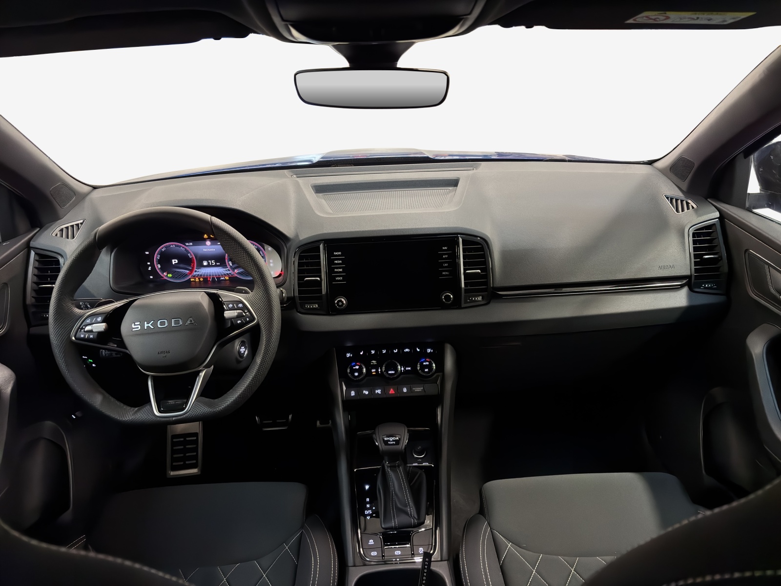 SKODA Karoq 2.0 TSI Dynamic Limited Edition 4x4 DSG-image-8