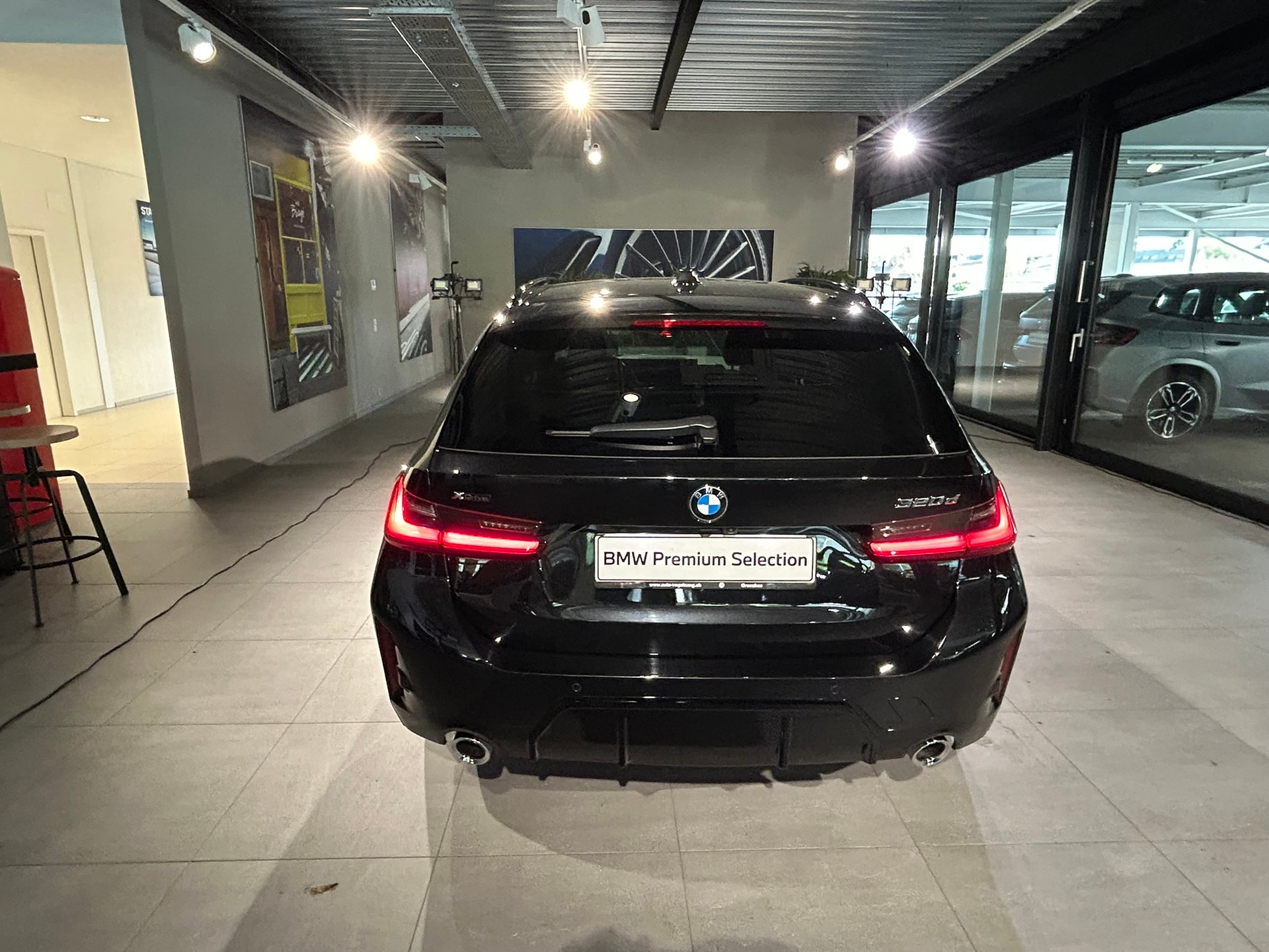 BMW 320d xDrive 48V Steptronic M Sport-image-15