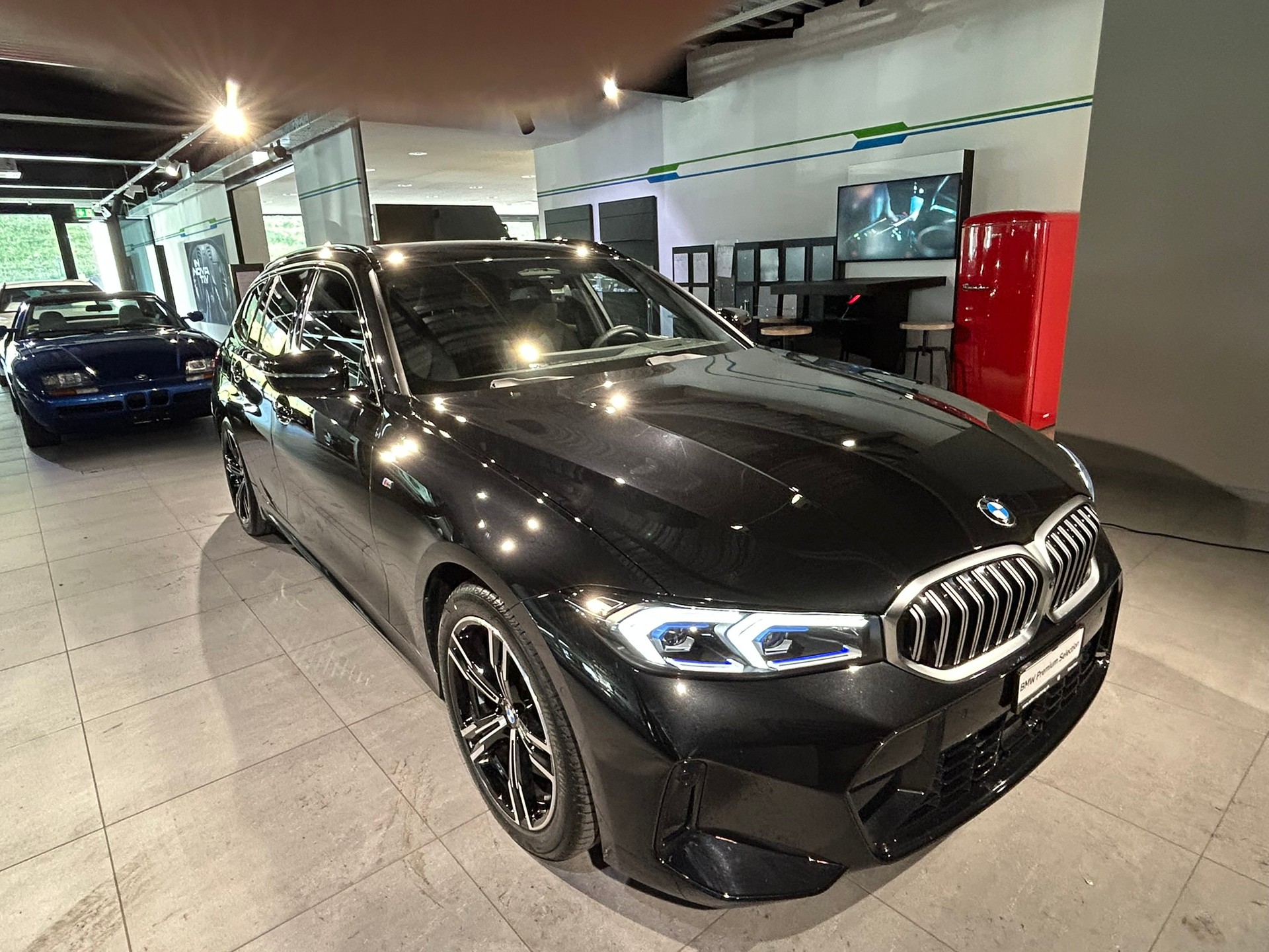 BMW 320d xDrive 48V Steptronic M Sport-image-2