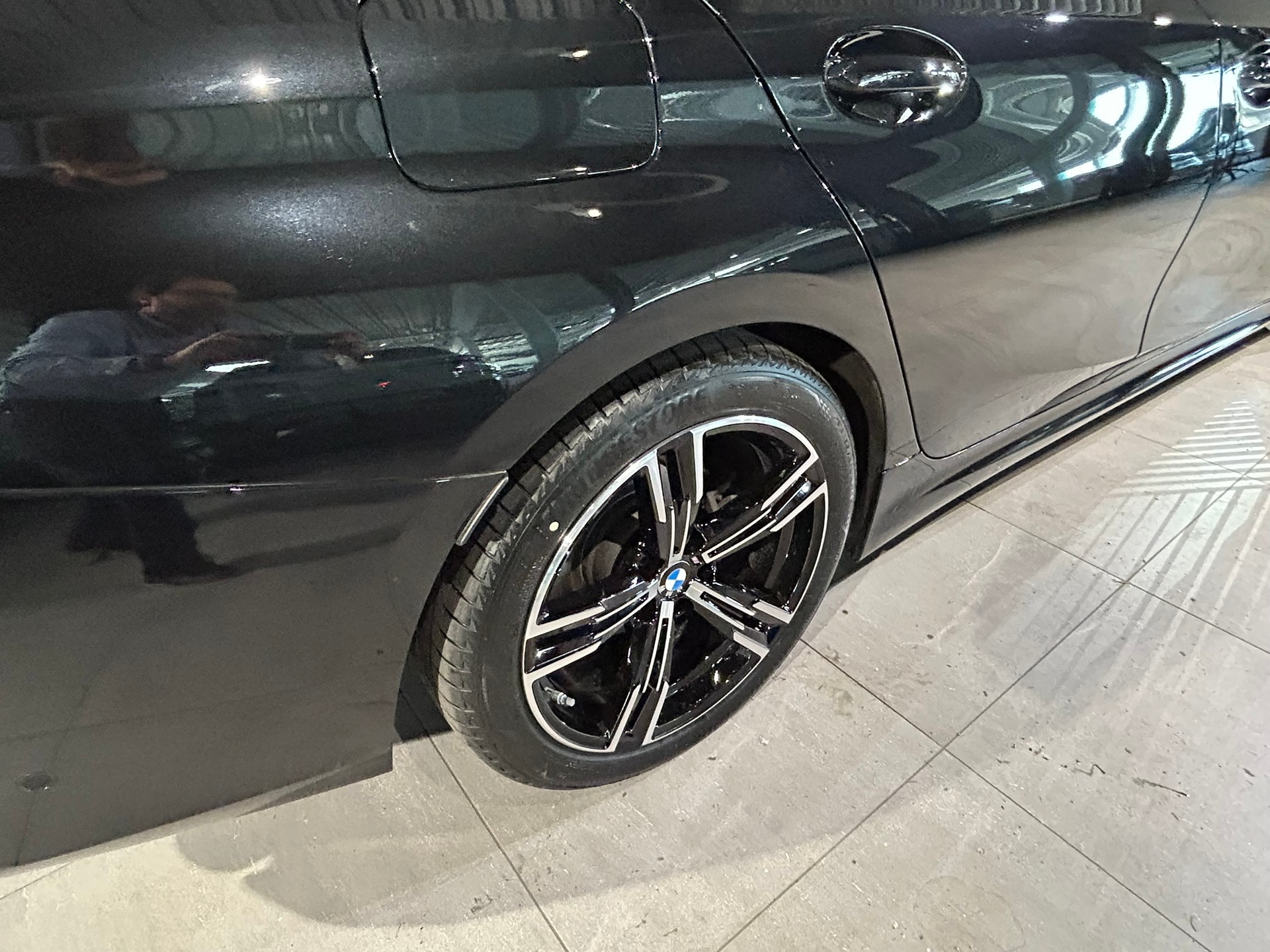 BMW 320d xDrive 48V Steptronic M Sport-image-18