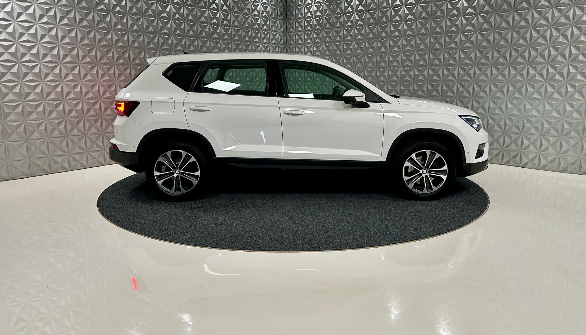SEAT Ateca 2.0 TDI CR SWISS Xcellence 4Drive DSG-showroom-element-3