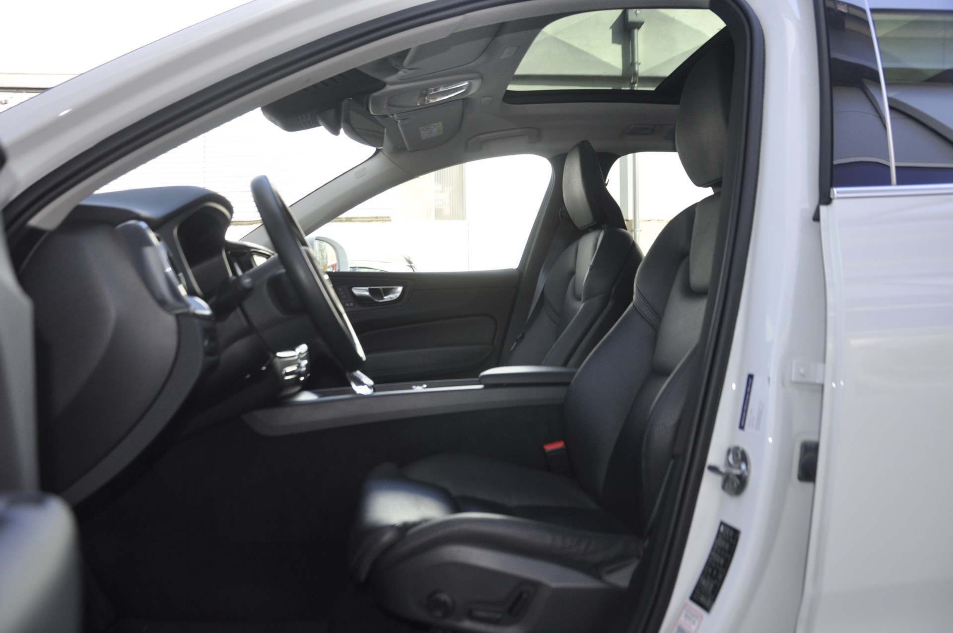 VOLVO XC60 T6 eAWD Inscription Geartronic-image-5