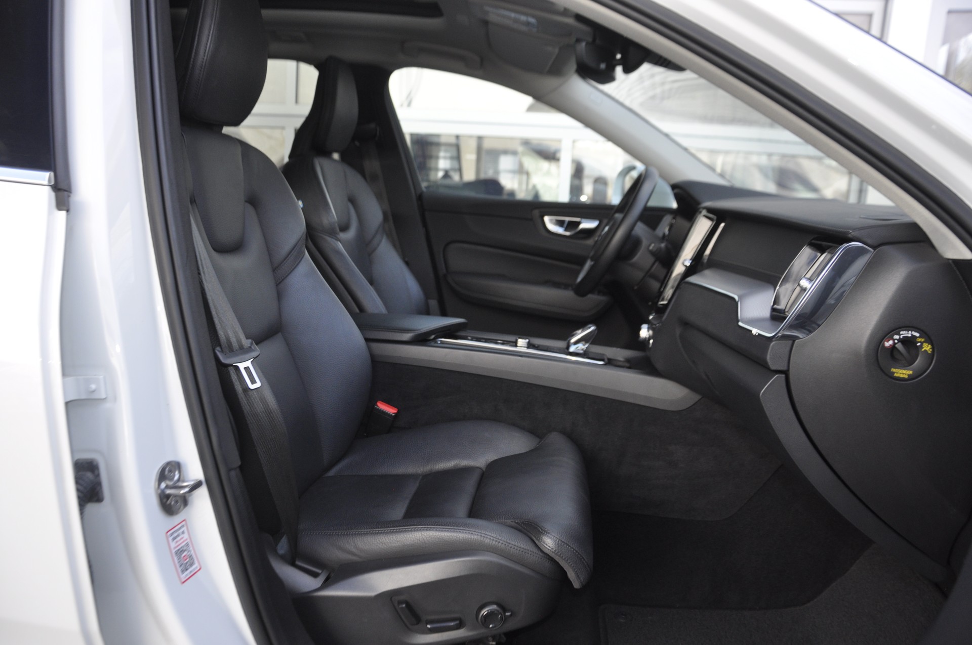VOLVO XC60 T6 eAWD Inscription Geartronic-image-6