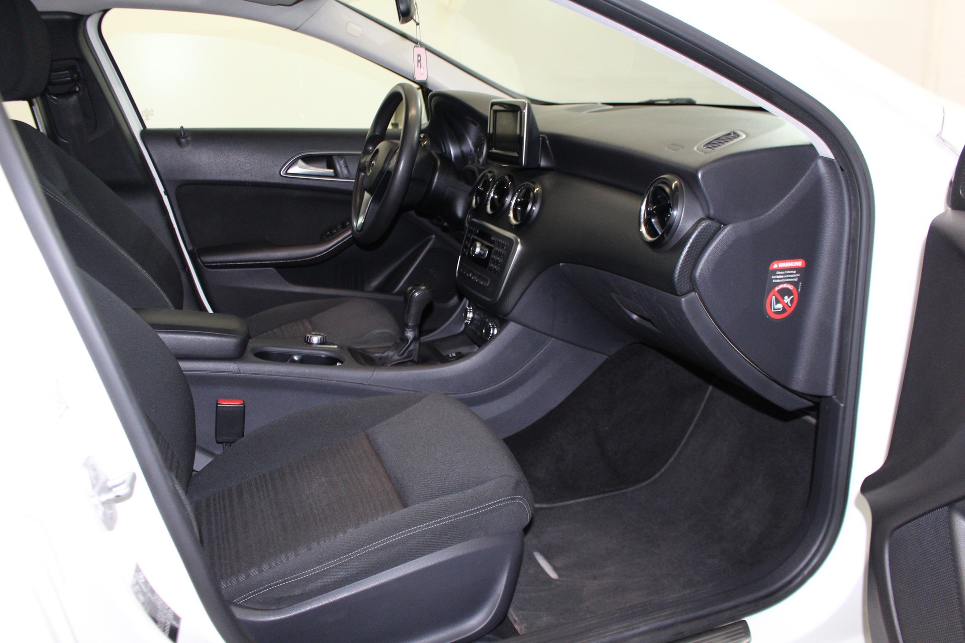 MERCEDES-BENZ A 180 CDI BlueEF Edition-image-10