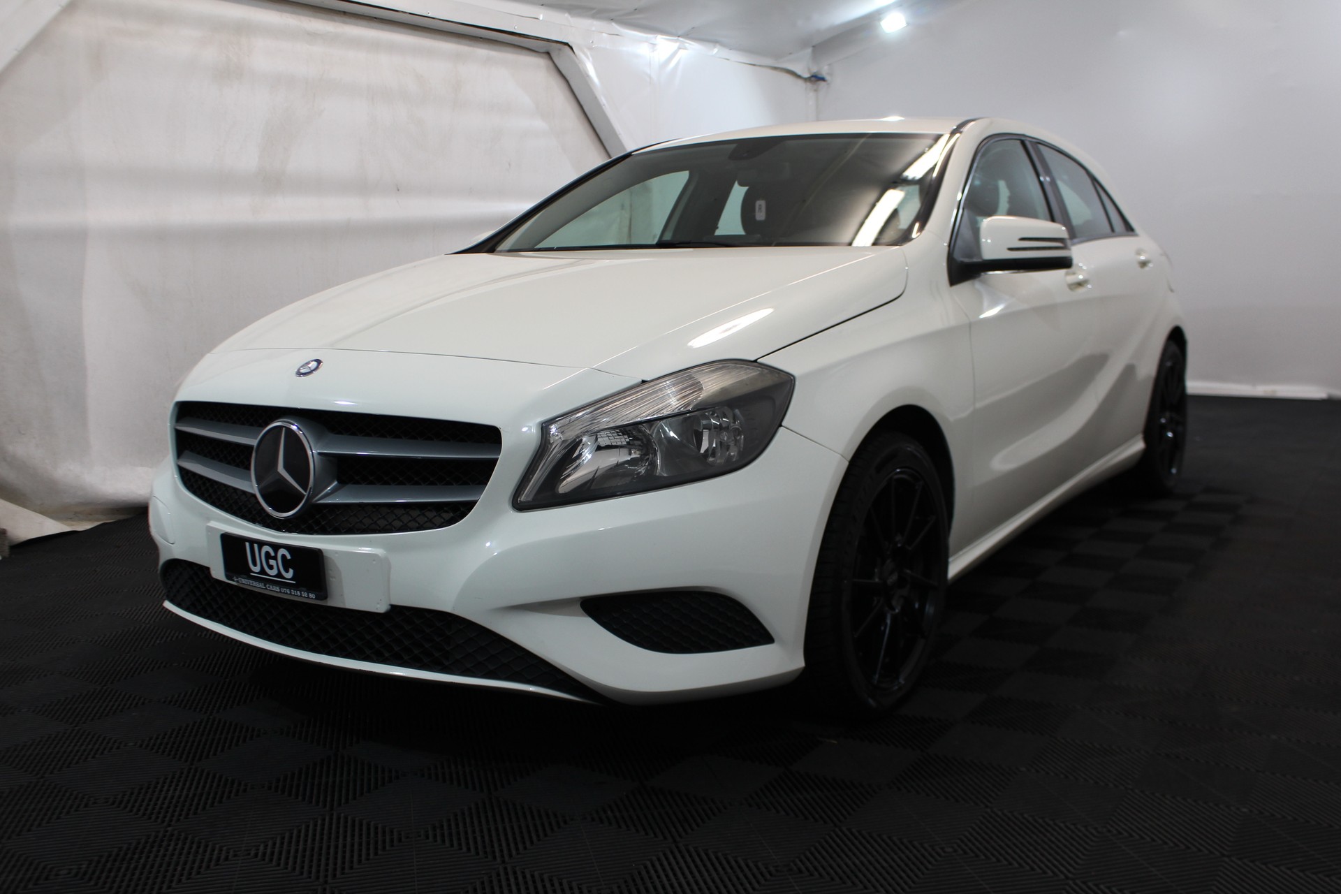 MERCEDES-BENZ A 180 CDI BlueEF Edition-image-2