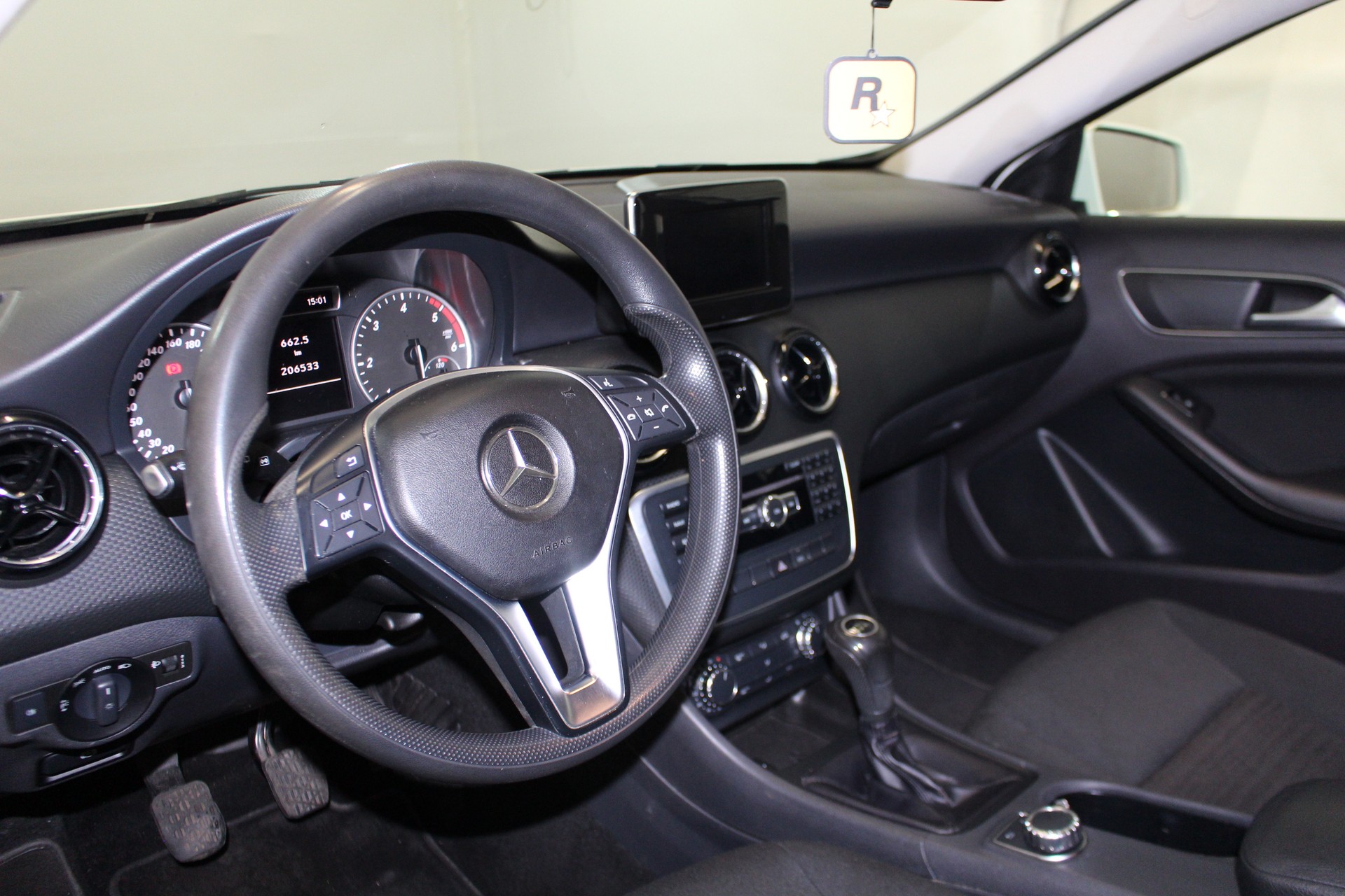 MERCEDES-BENZ A 180 CDI BlueEF Edition-image-11