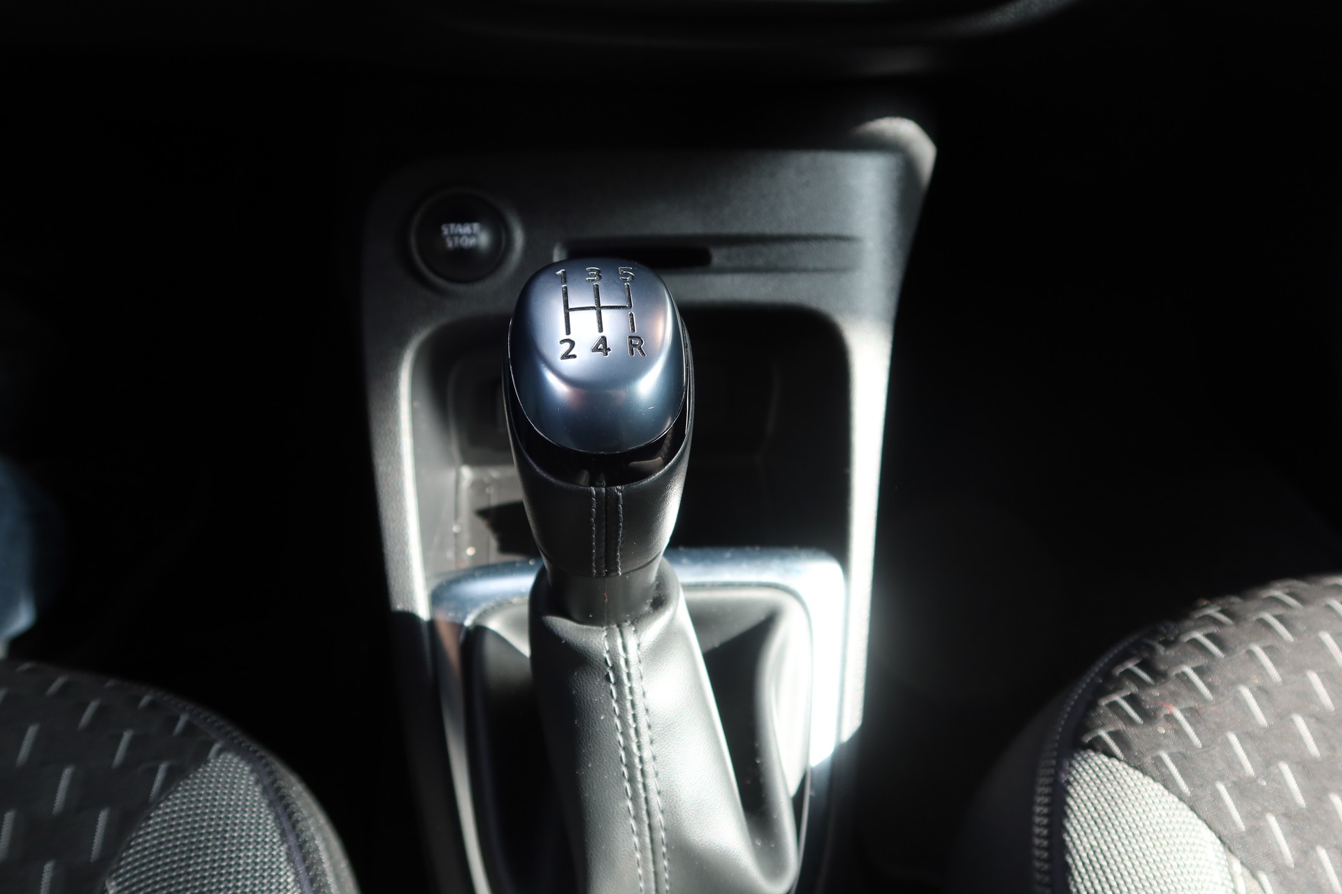 RENAULT Captur 0.9 Intens-image-12