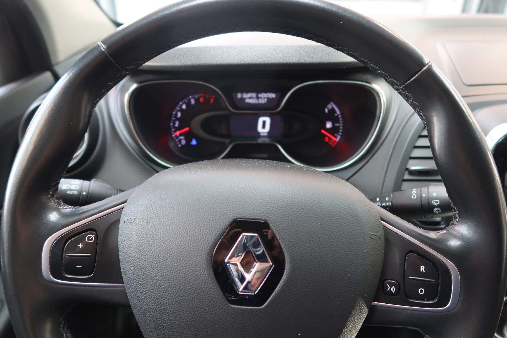 RENAULT Captur 0.9 Intens-image-9
