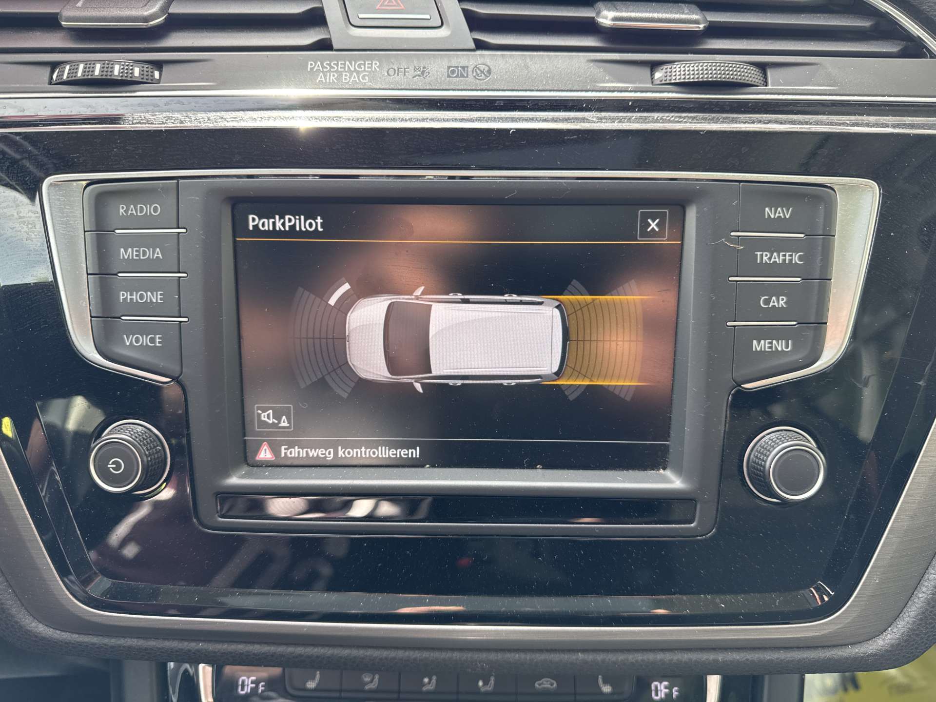 VW Touran 1.4 TSi BMT Comfortline 7-Plätzer DSG-Automat-image-10