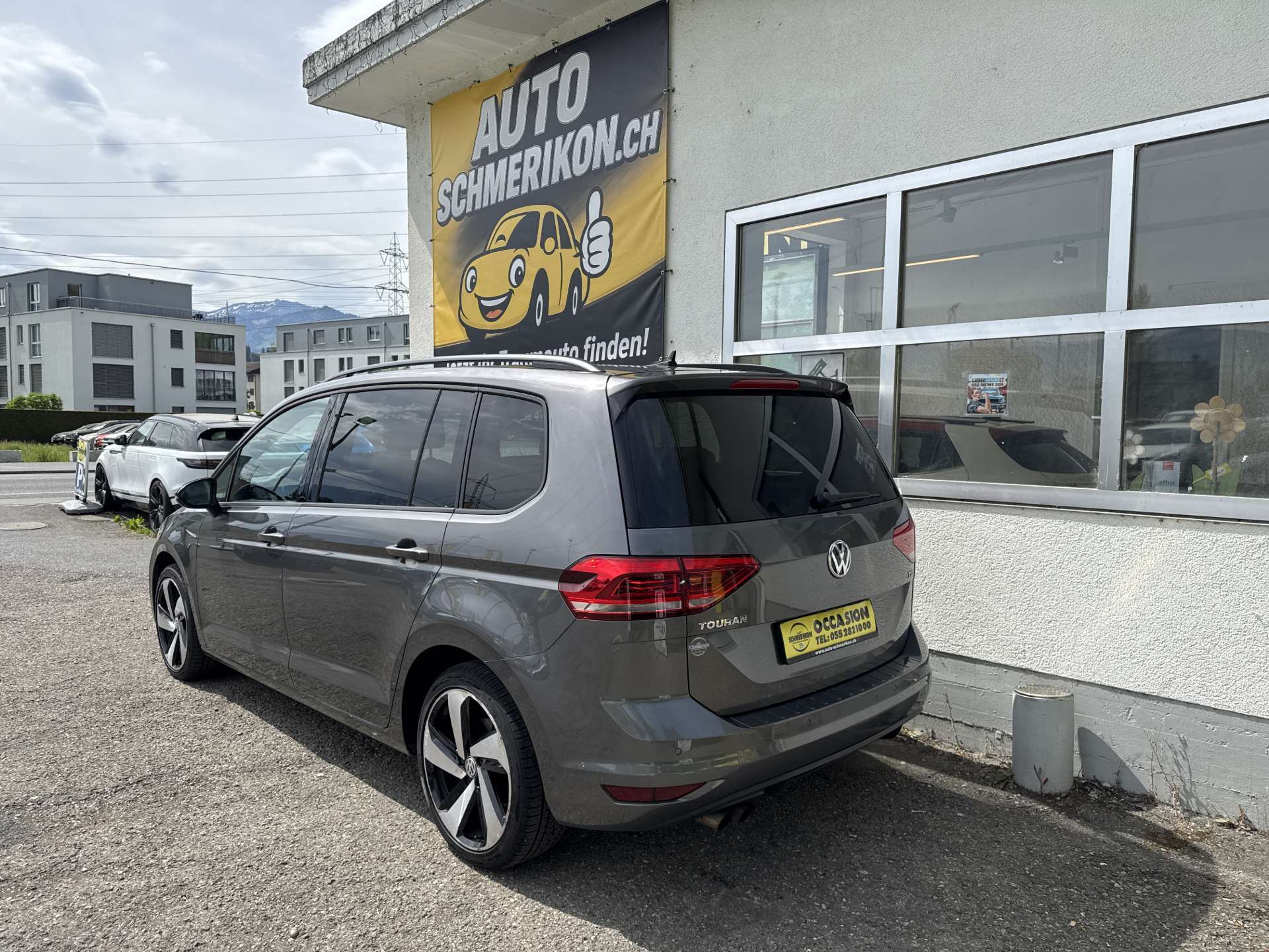 VW Touran 1.4 TSi BMT Comfortline 7-Plätzer DSG-Automat-image-2
