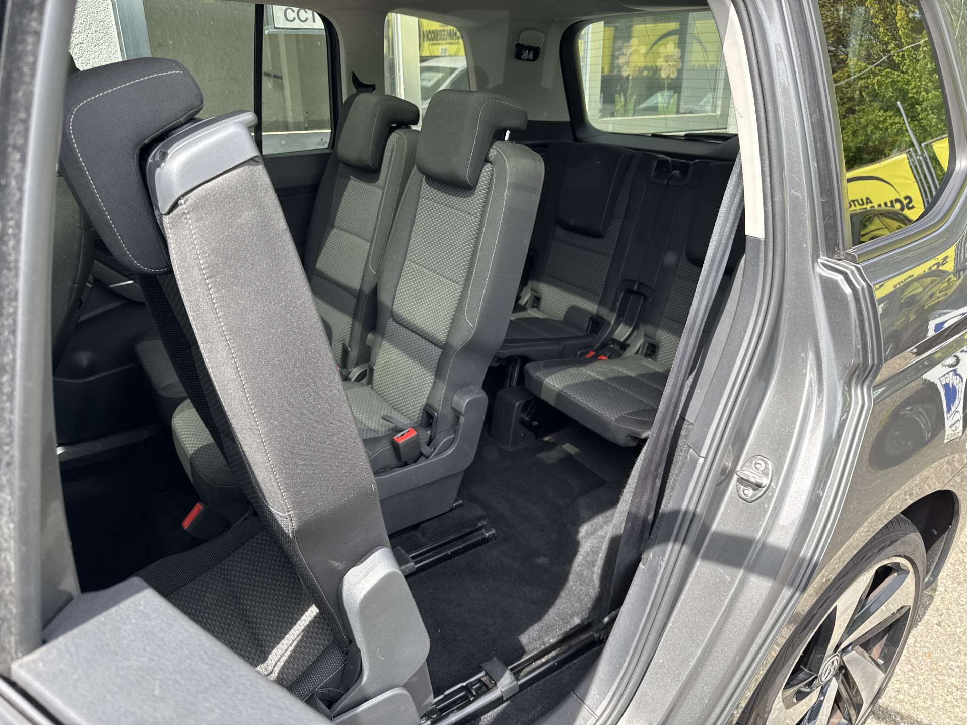 VW Touran 1.4 TSi BMT Comfortline 7-Plätzer DSG-Automat-image-12