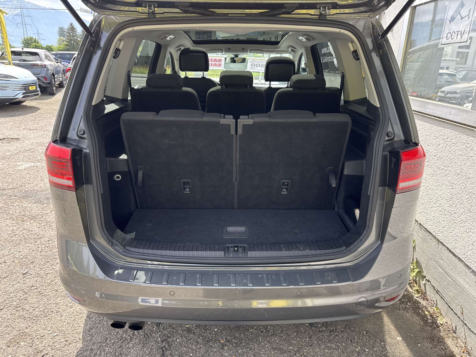 VW Touran 1.4 TSi BMT Comfortline 7-Plätzer DSG-Automat-image-8