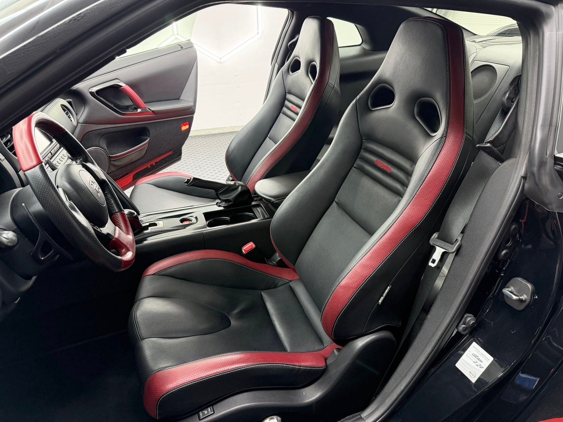 NISSAN GT-R 3.8 V6 Biturbo Black Edition-image-8