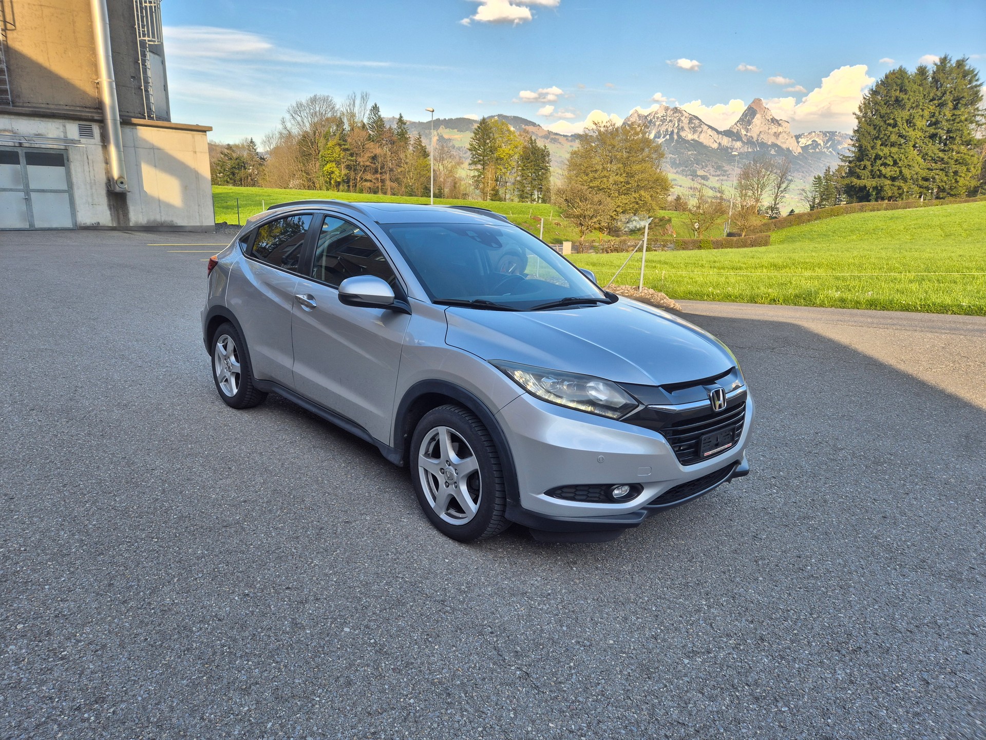 HONDA HR-V 1.6i-DTEC Executive-image-3