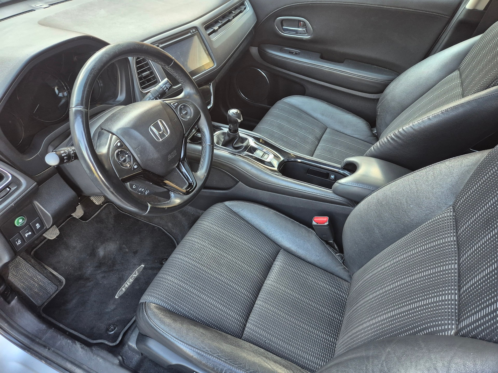 HONDA HR-V 1.6i-DTEC Executive-image-6