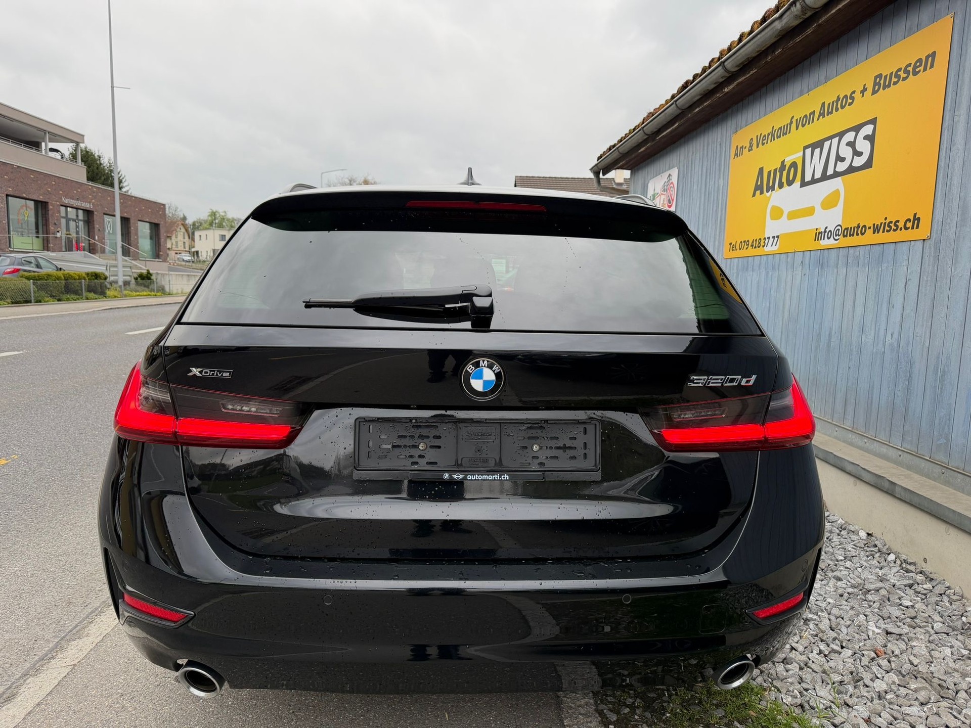BMW 320d xDrive Touring Luxury Line Steptronic-image-6