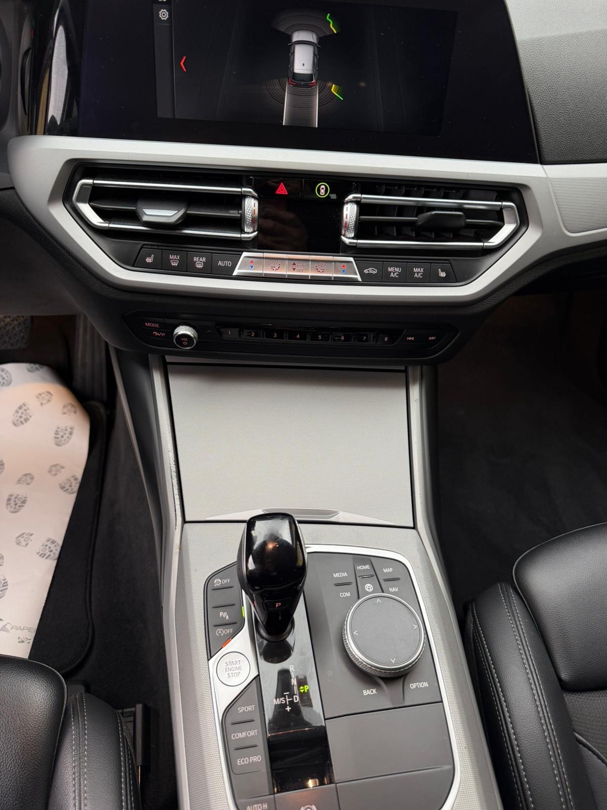 BMW 320d xDrive Touring Luxury Line Steptronic-image-12
