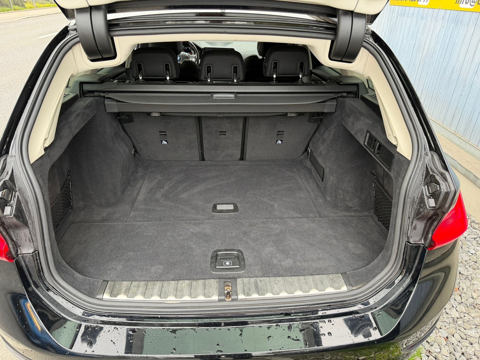 BMW 320d xDrive Touring Luxury Line Steptronic-image-20