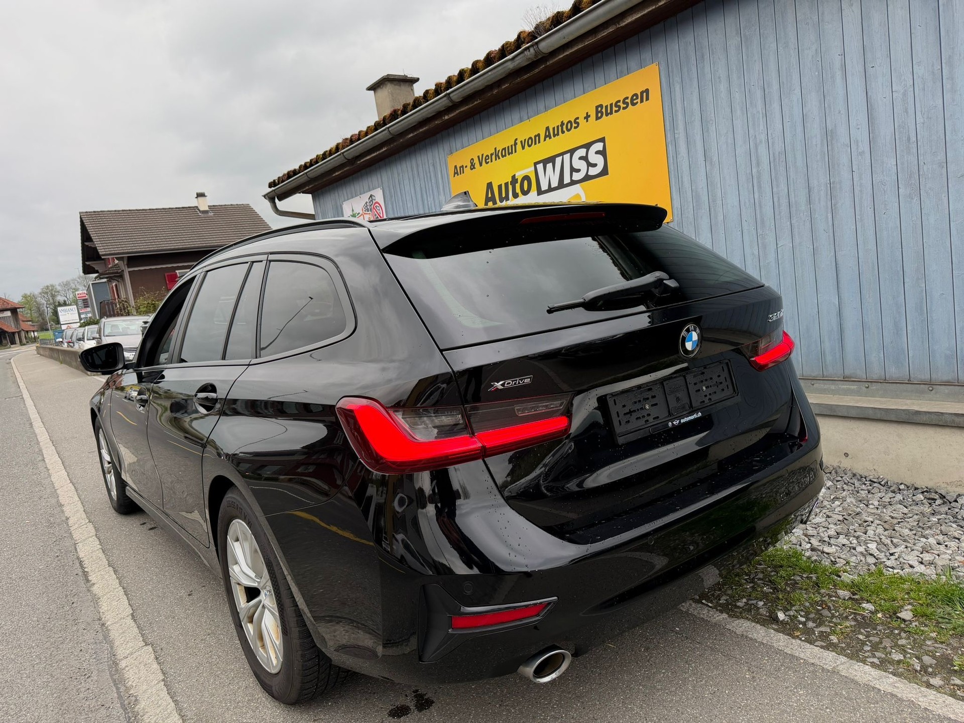 BMW 320d xDrive Touring Luxury Line Steptronic-image-7