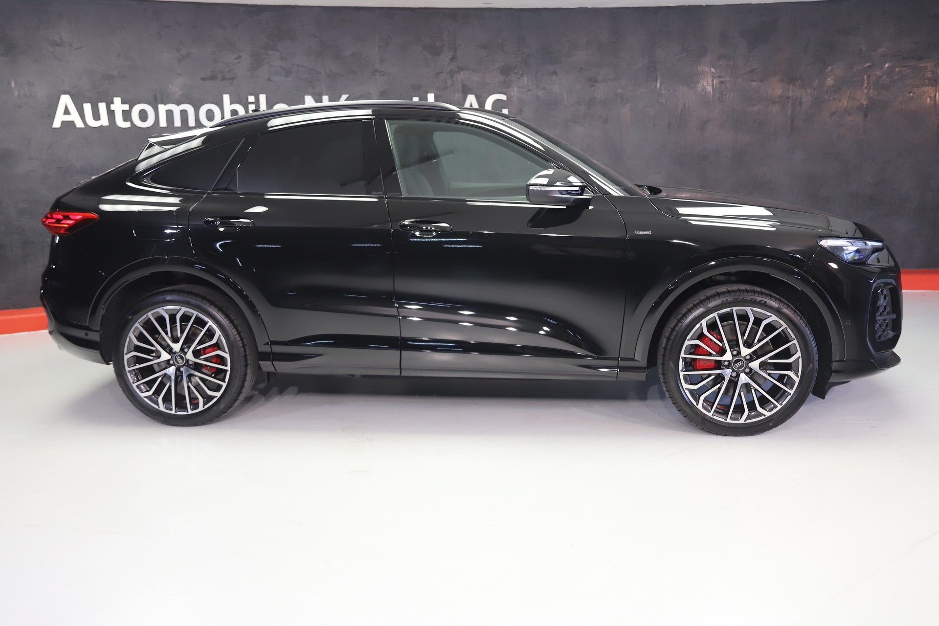 AUDI Q5 Sportback 50 TFSI e PHEV S line quattro S-tronic-showroom-element-1