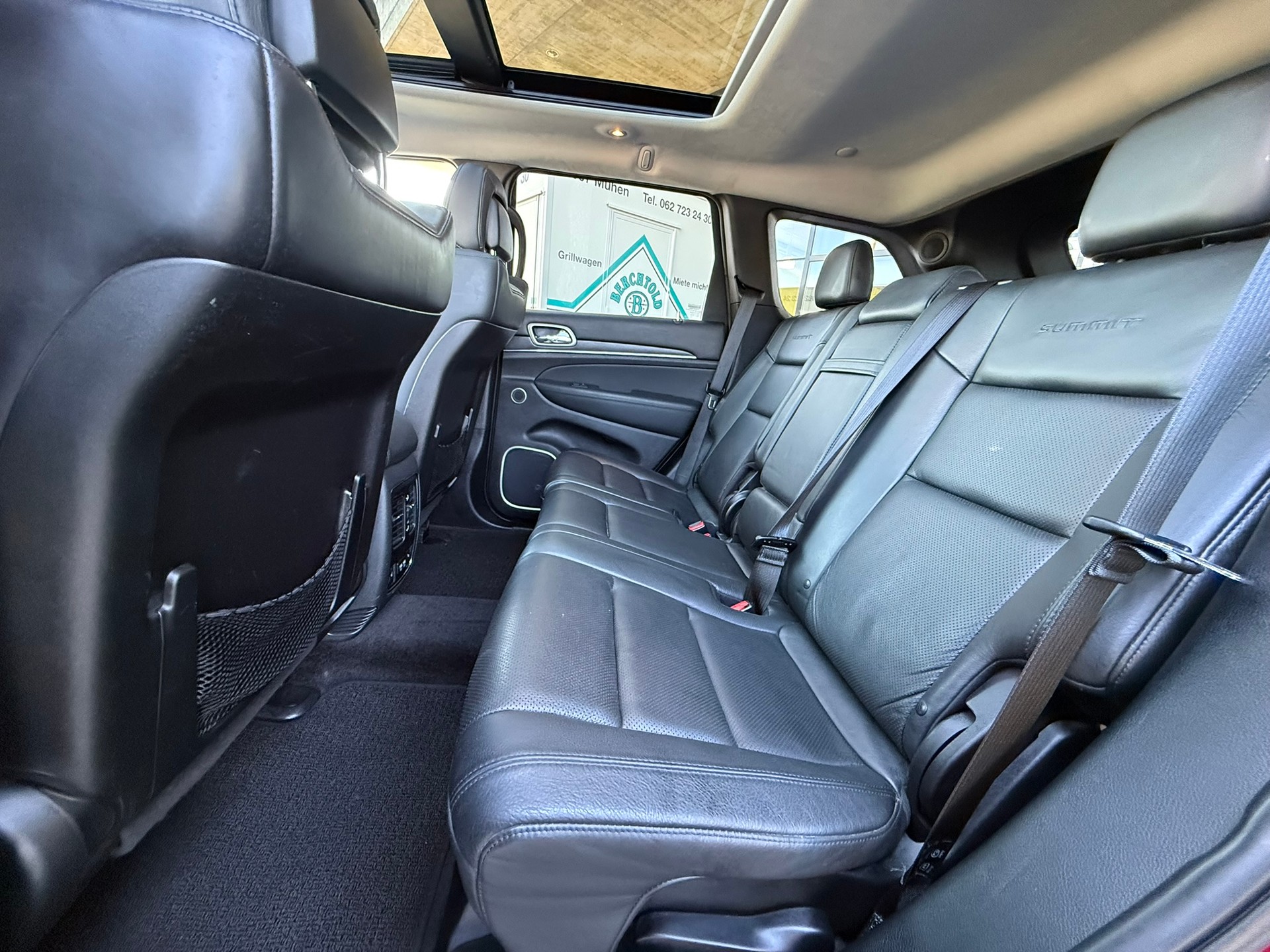 JEEP Grand Cherokee 5.7 V8 HEMI Summit Automatic-image-8
