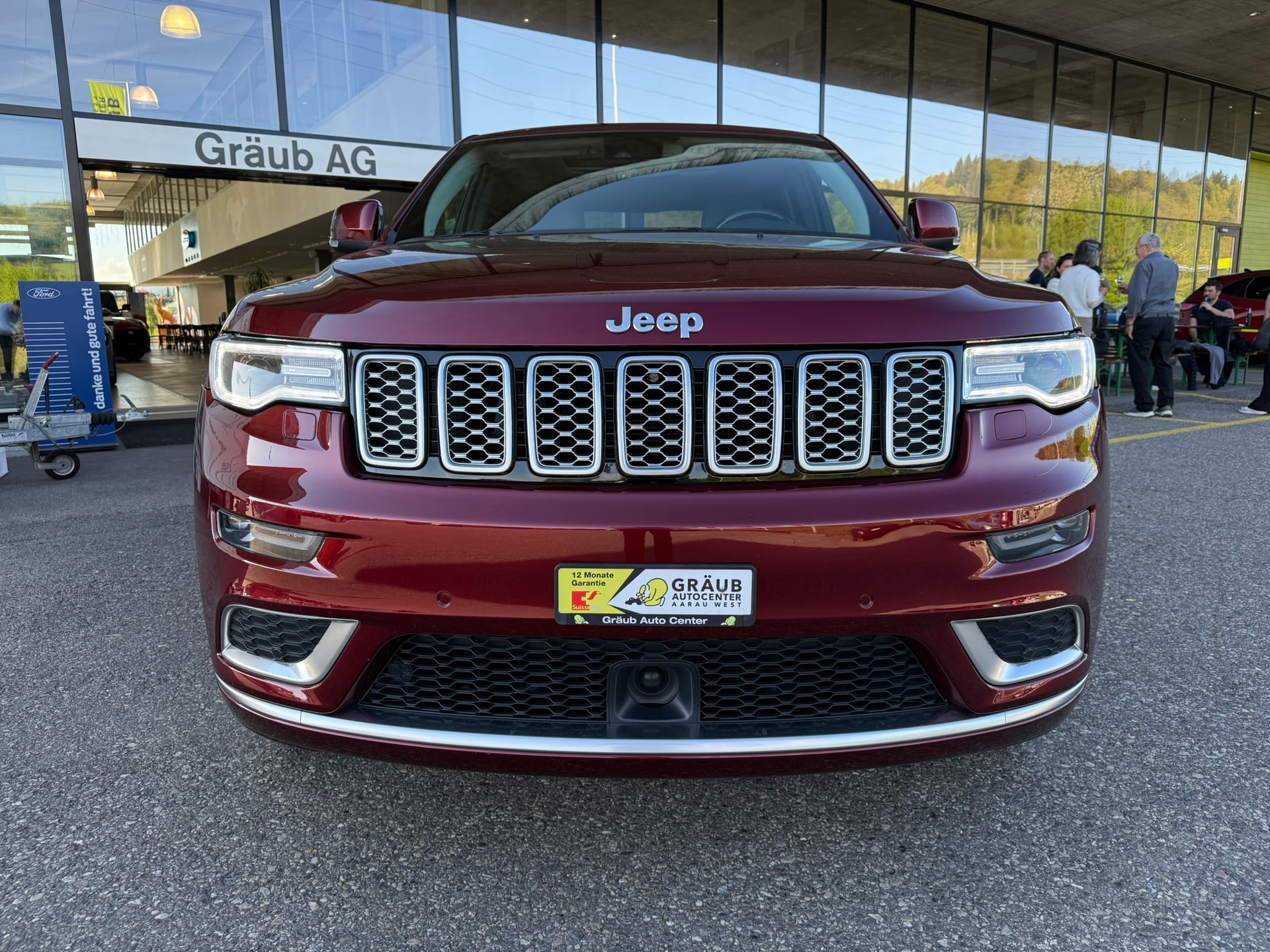 JEEP Grand Cherokee 5.7 V8 HEMI Summit Automatic-image-1