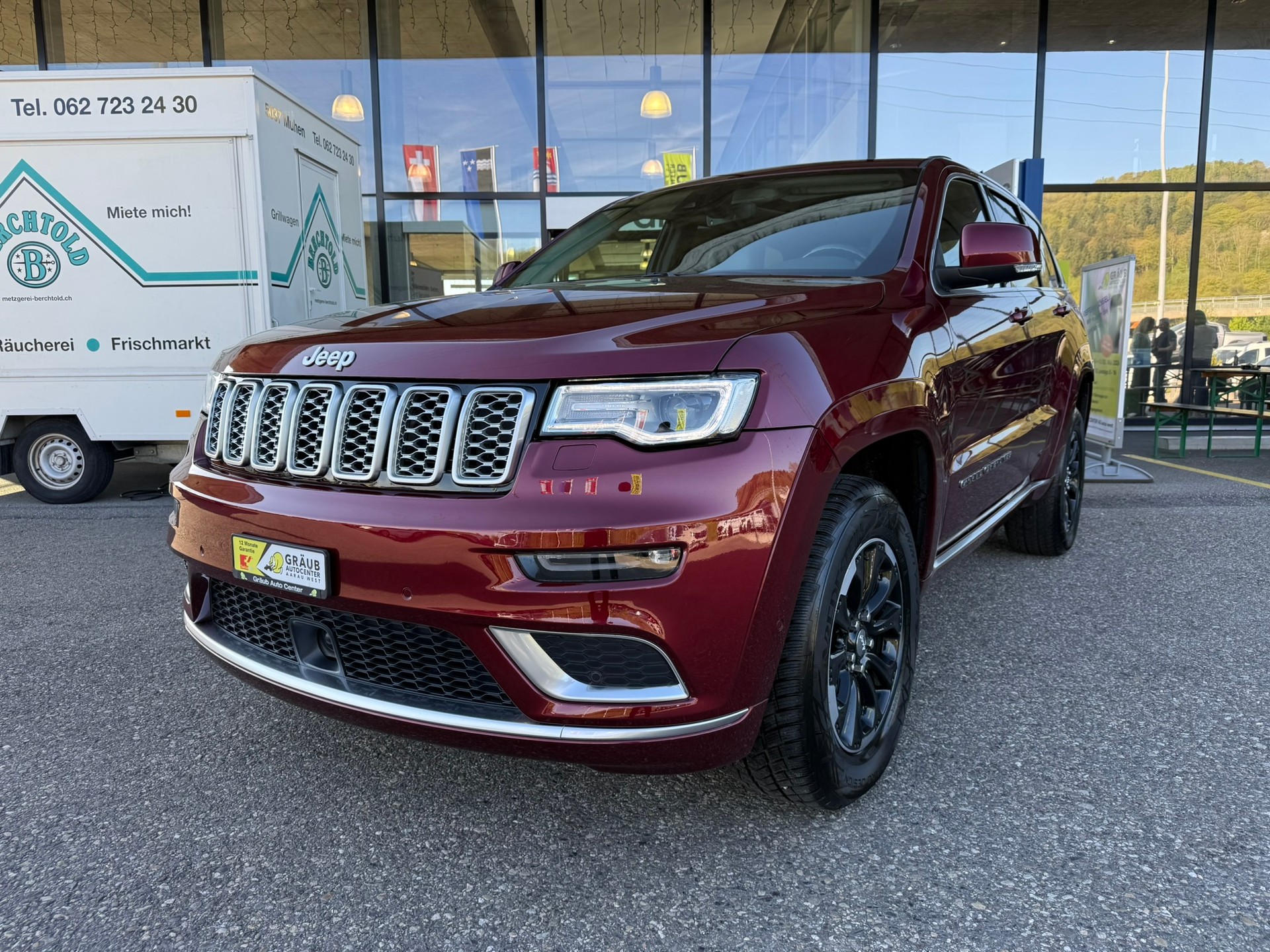 JEEP Grand Cherokee 5.7 V8 HEMI Summit Automatic-image-0