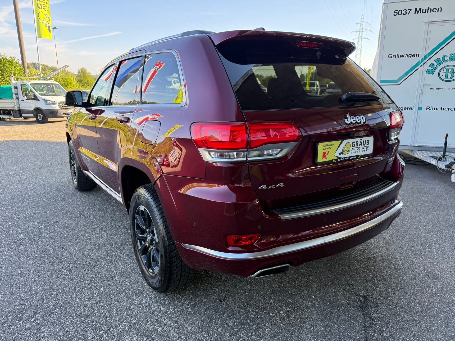 JEEP Grand Cherokee 5.7 V8 HEMI Summit Automatic-image-4