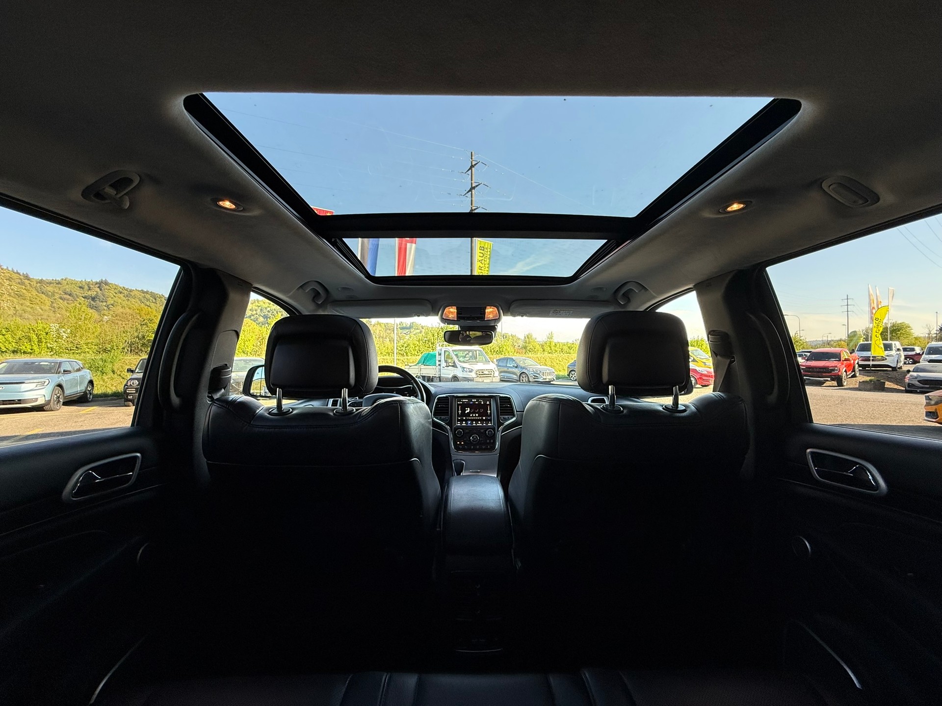 JEEP Grand Cherokee 5.7 V8 HEMI Summit Automatic-image-6