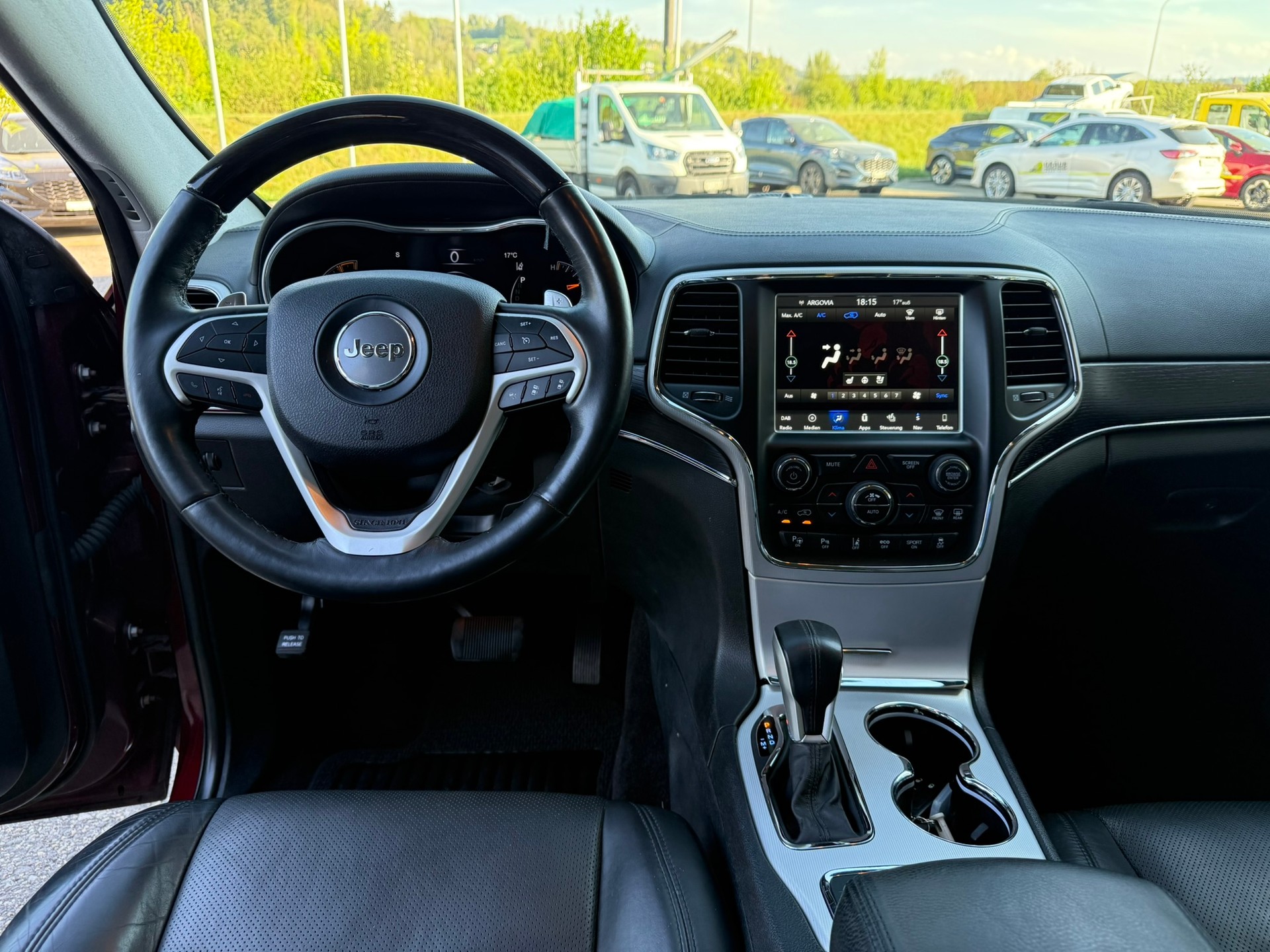 JEEP Grand Cherokee 5.7 V8 HEMI Summit Automatic-image-9
