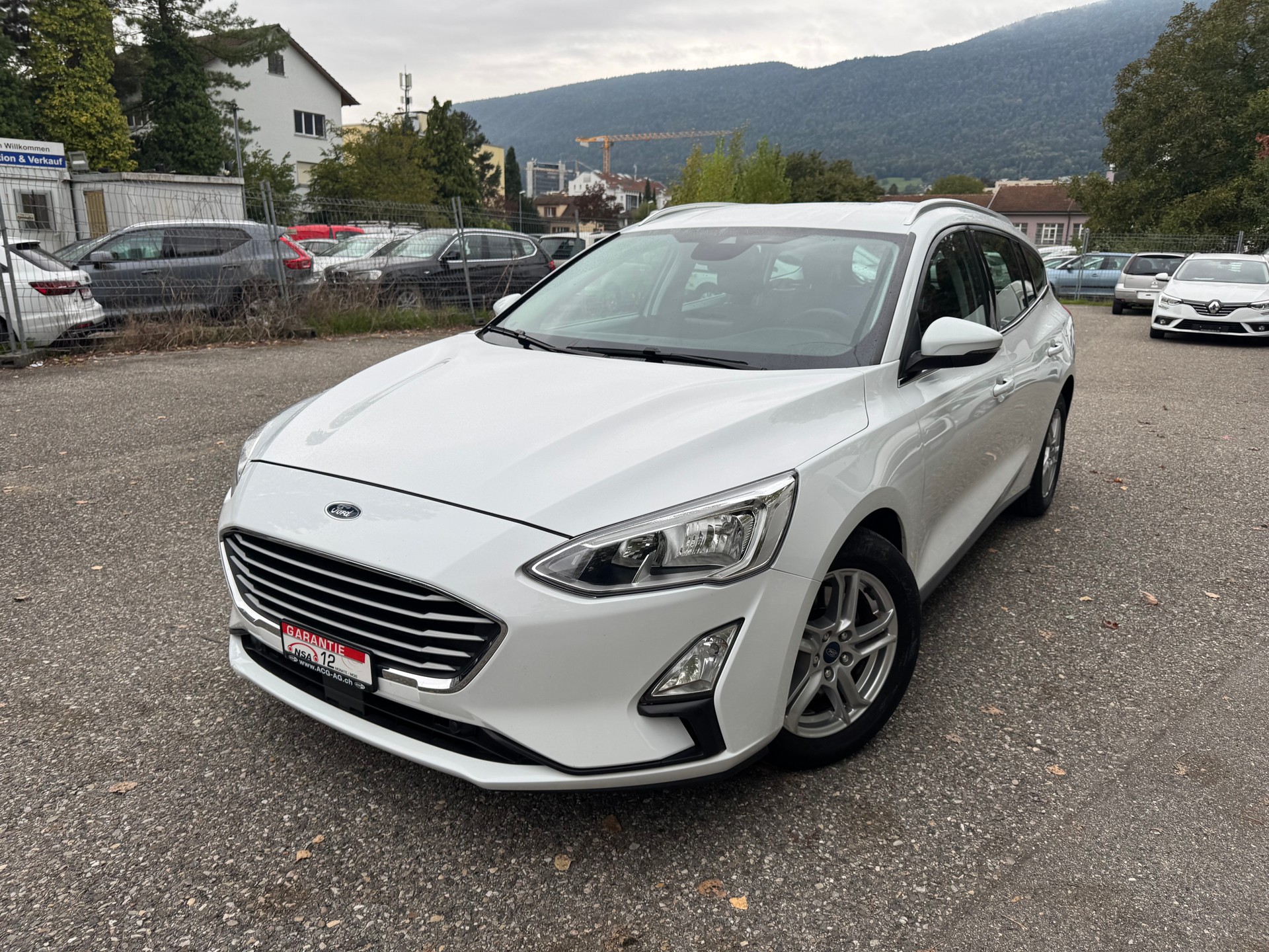 FORD Focus 1.5 TDCi Trend Automatic ** Gr. Navi * Klima * PDC V&H * Tempomat * Frisch Ab MFK-image-0