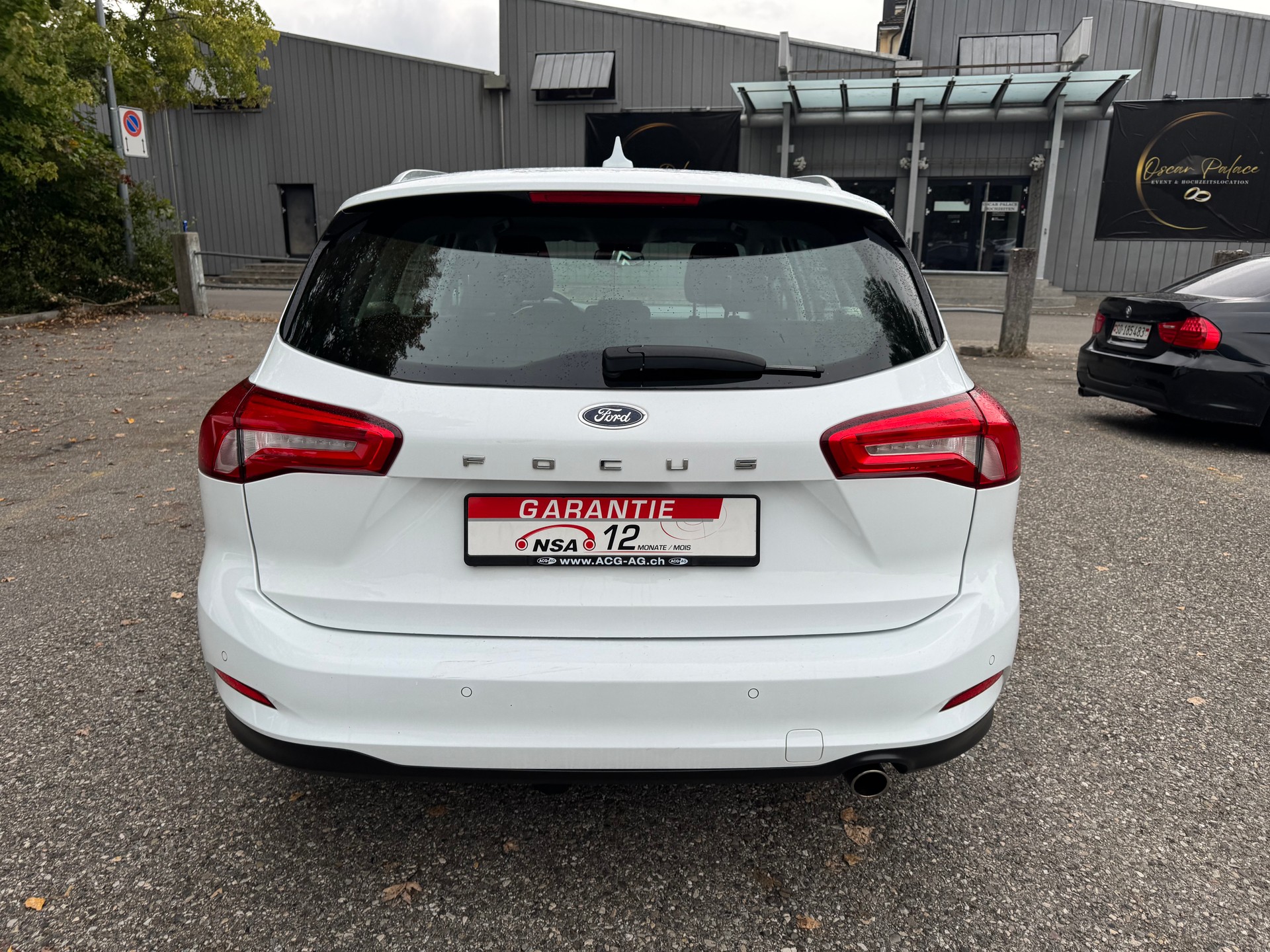 FORD Focus 1.5 TDCi Trend Automatic ** Gr. Navi * Klima * PDC V&H * Tempomat * Frisch Ab MFK-image-12
