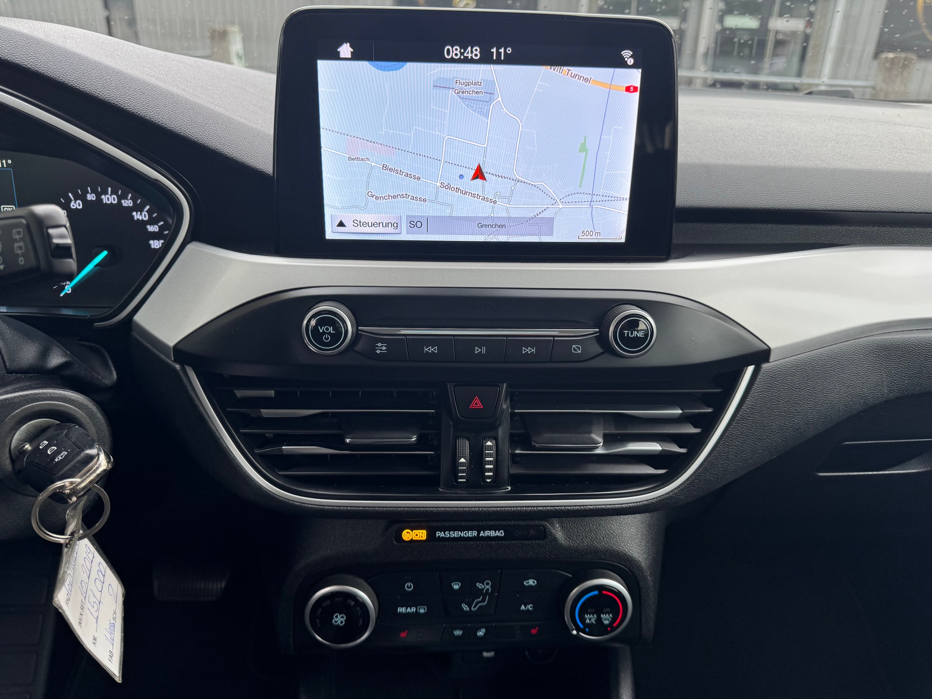 FORD Focus 1.5 TDCi Trend Automatic ** Gr. Navi * Klima * PDC V&H * Tempomat * Frisch Ab MFK-image-7