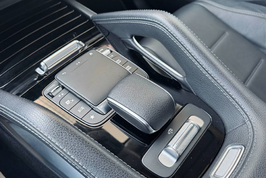 MERCEDES-BENZ GLE 400 d 4Matic AMG Line-image-19