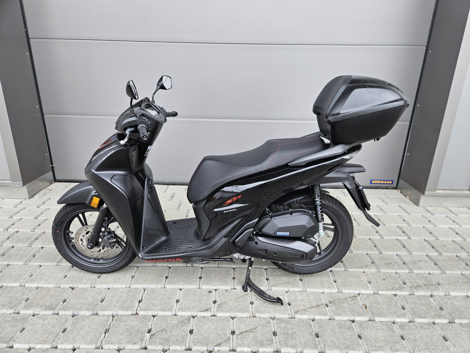 HONDA SH 125 Smart Top Box-showroom-element-3