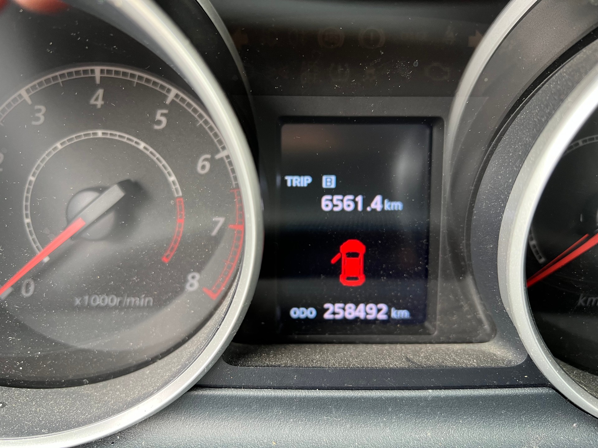 MITSUBISHI Outlander 2.4 Instyle 4WD CVT-image-8