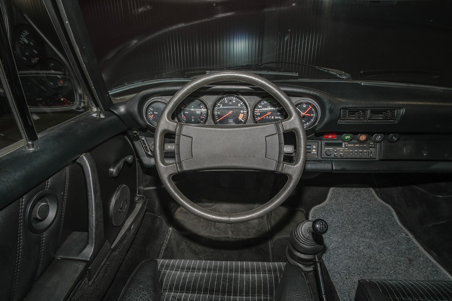 PORSCHE 911 SC-image-15