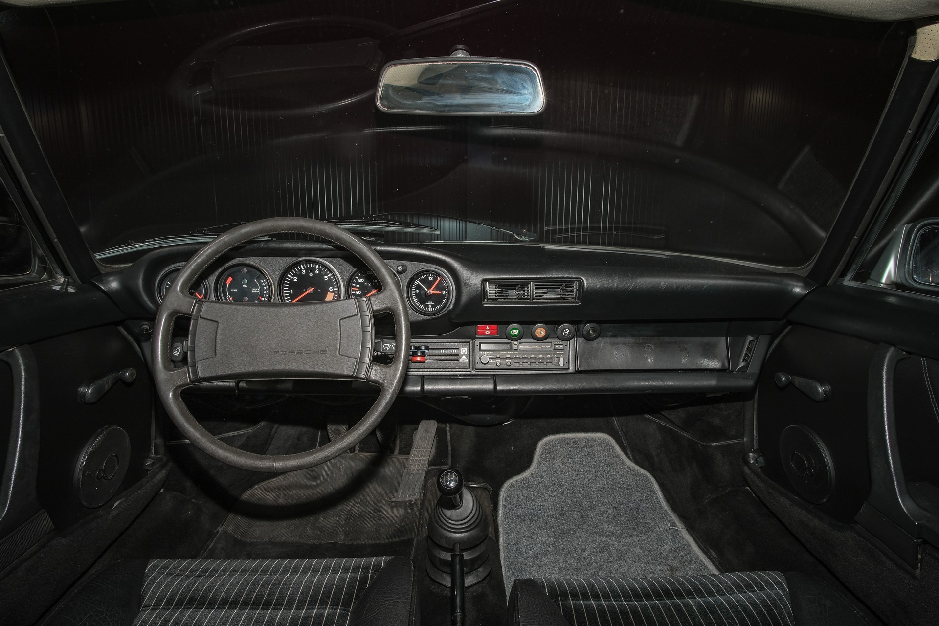 PORSCHE 911 SC-image-14