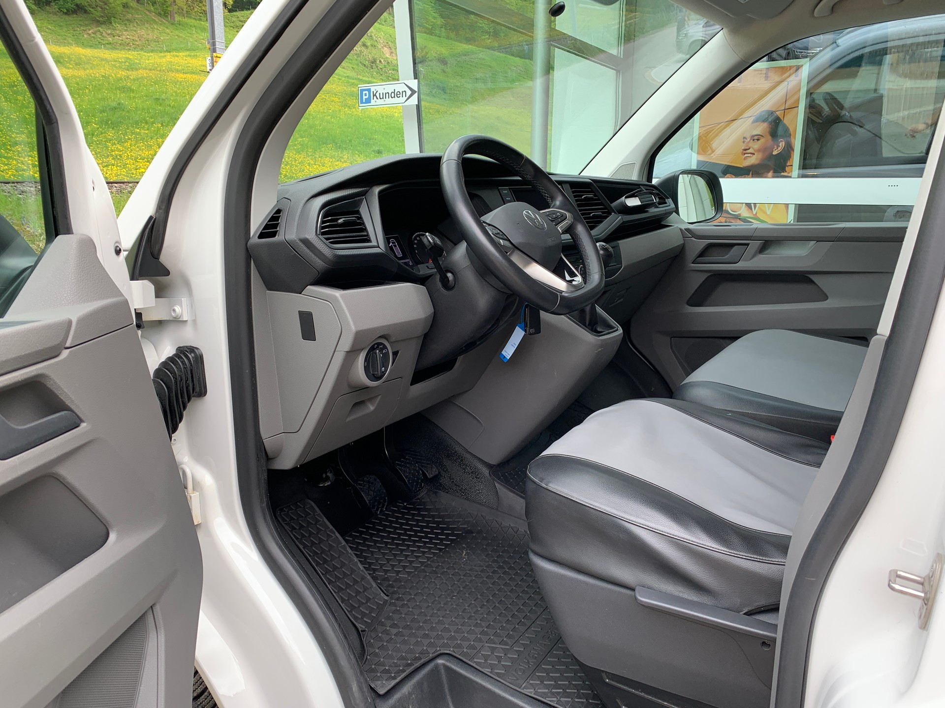 VW T6.1 2.0 TDI Entry-image-6