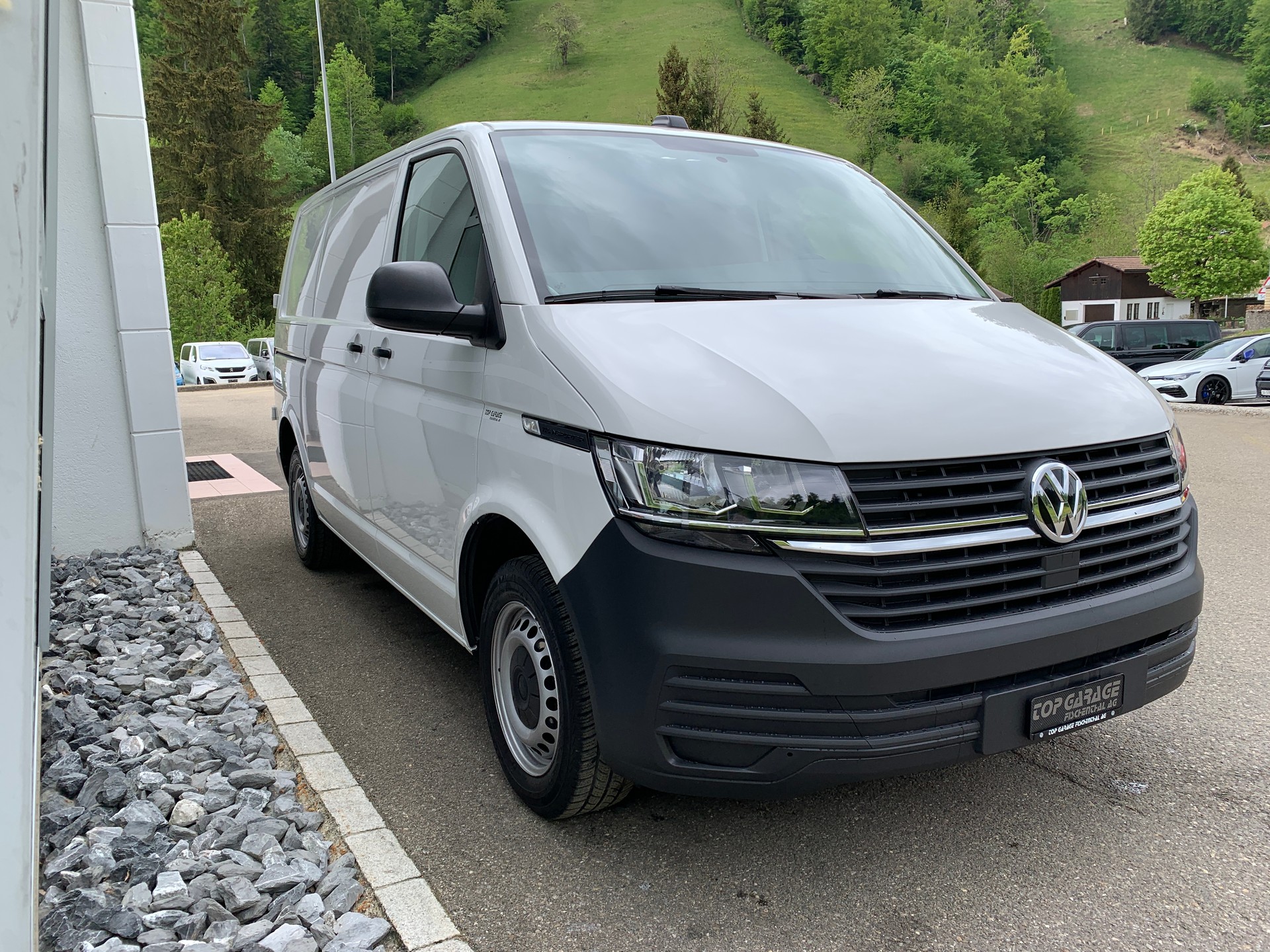 VW T6.1 2.0 TDI Entry-showroom-element-2