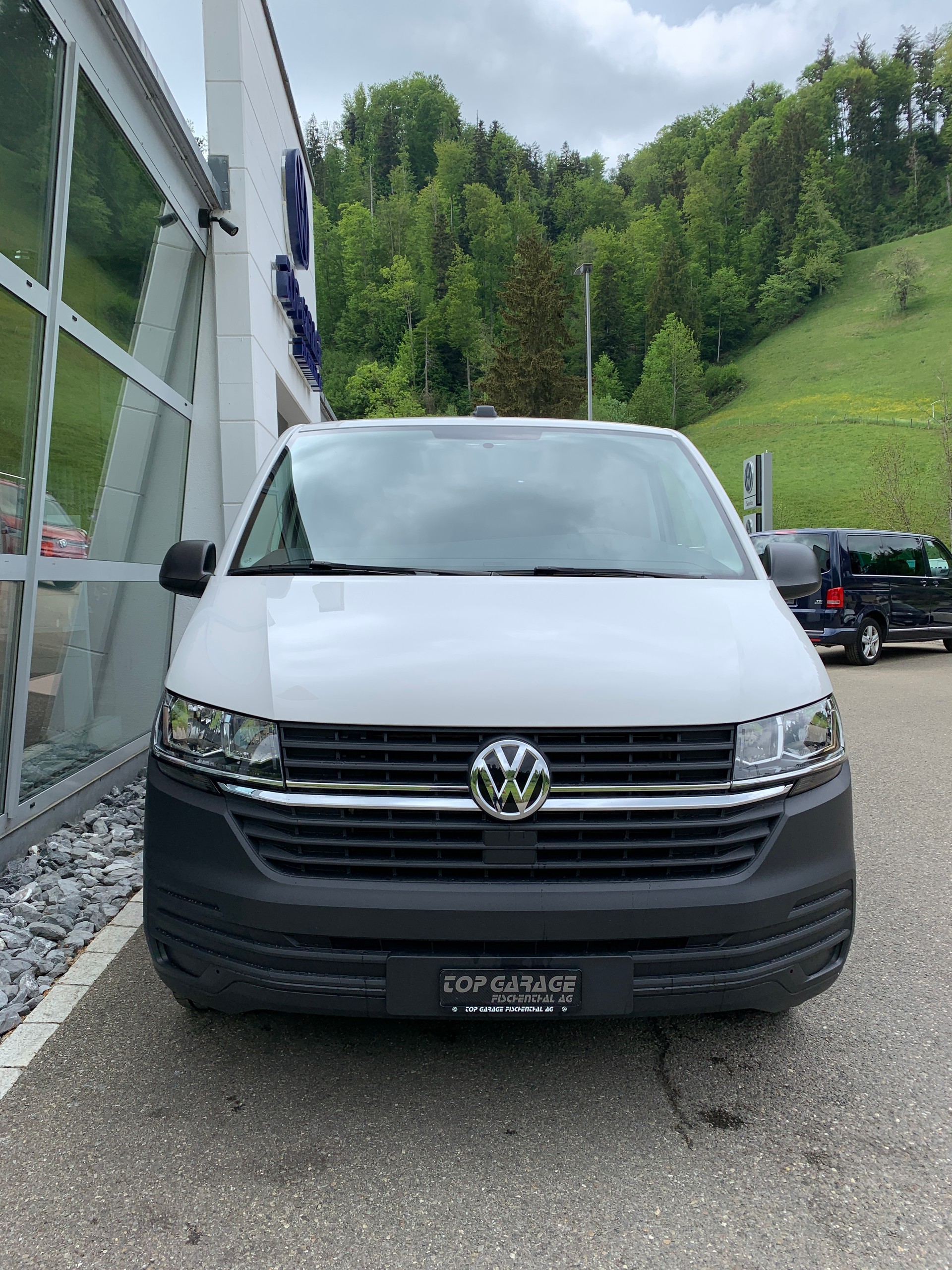 VW T6.1 2.0 TDI Entry-showroom-element-1