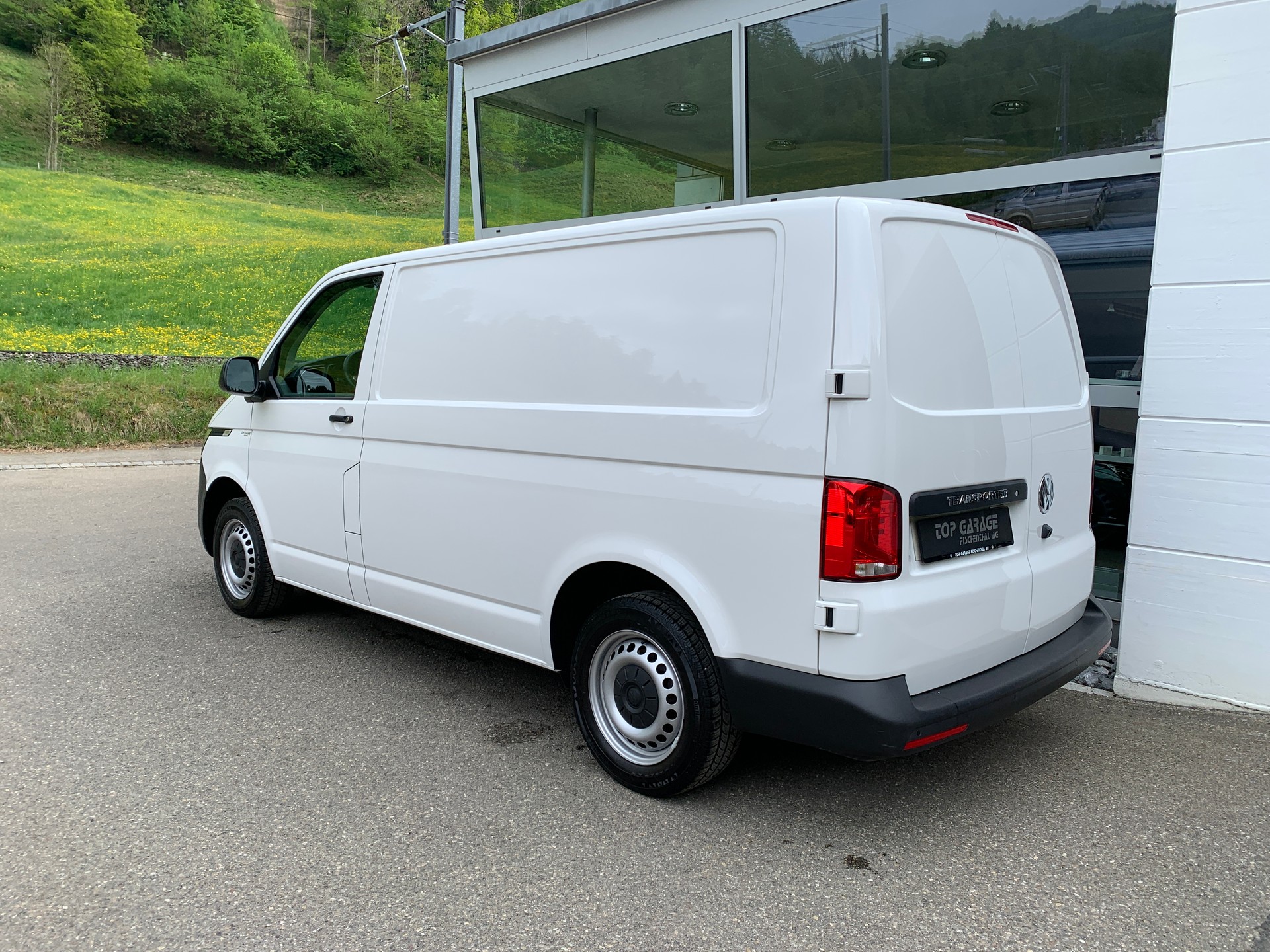 VW T6.1 2.0 TDI Entry-image-4