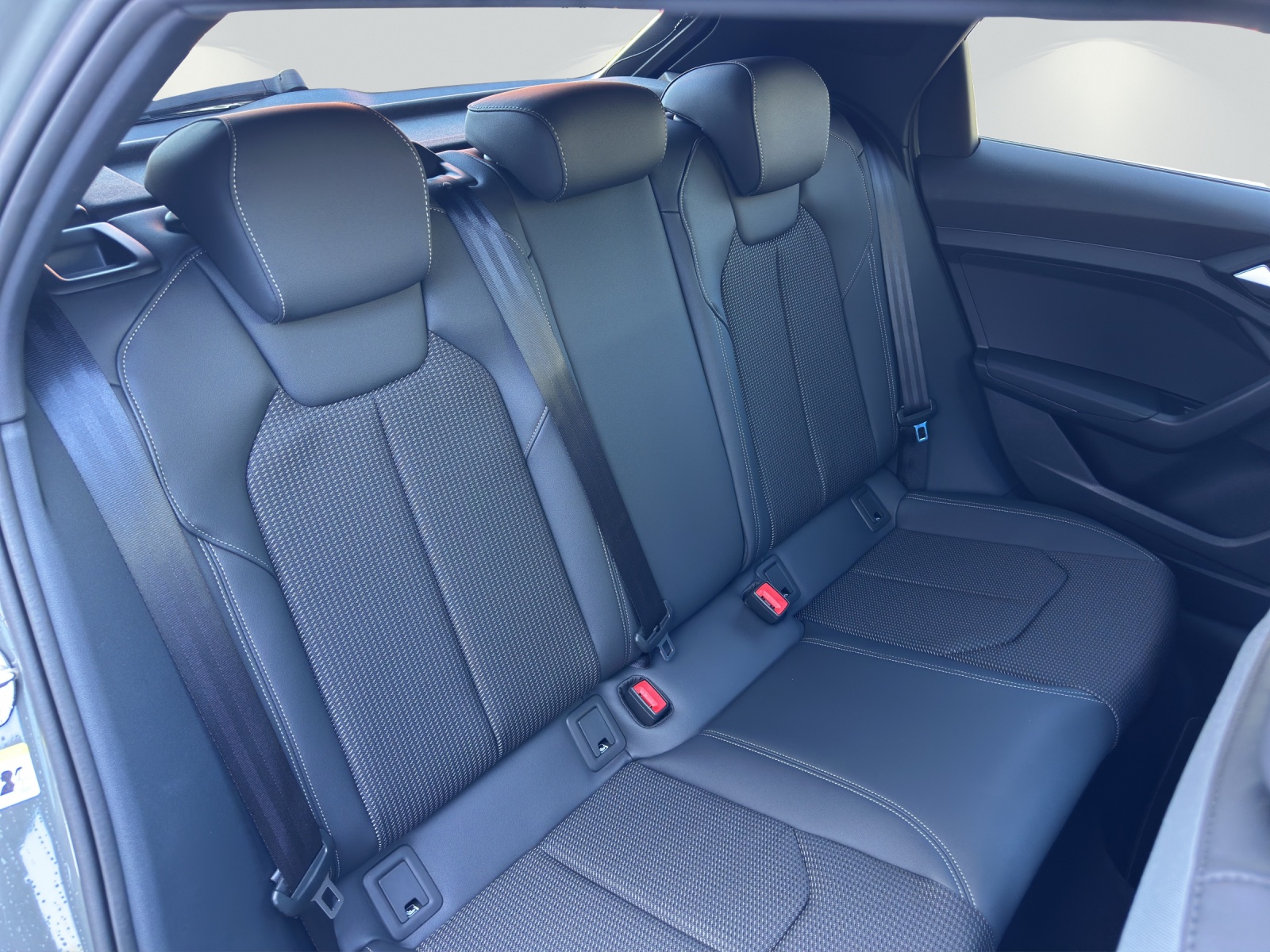 AUDI A1 Sportback 35 TFSI S Line S-tronic-image-8