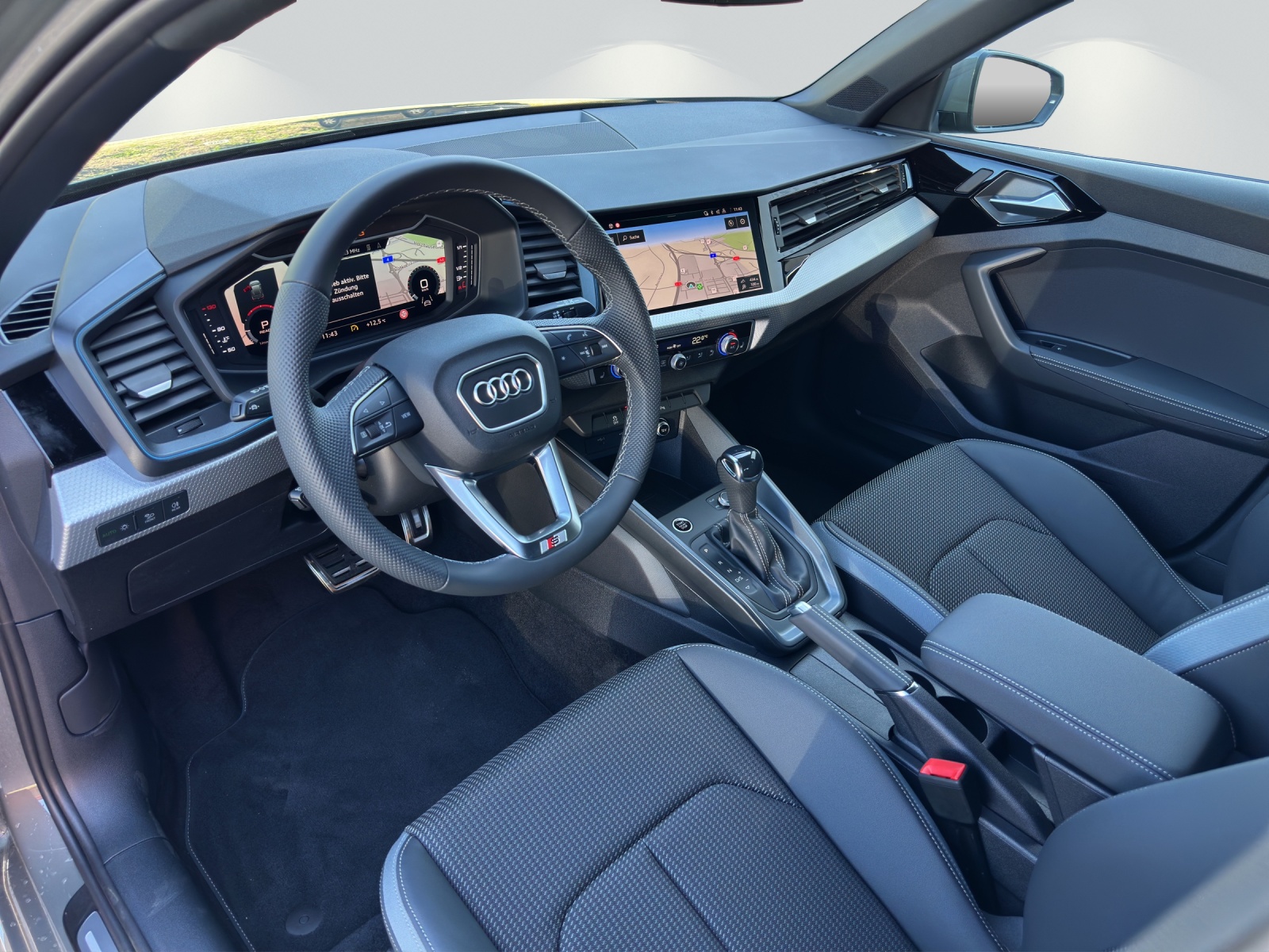 AUDI A1 Sportback 35 TFSI S Line S-tronic-image-4