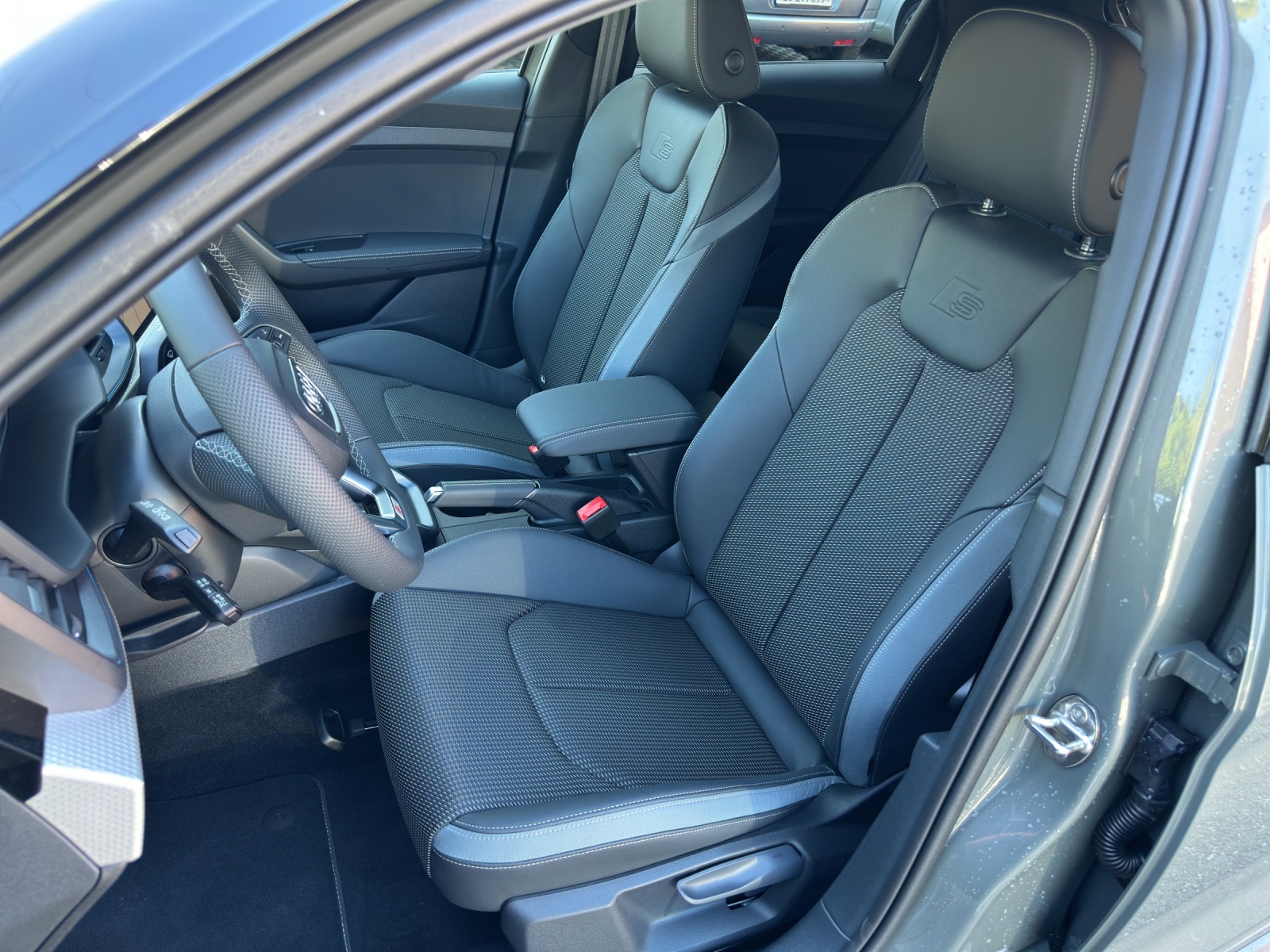 AUDI A1 Sportback 35 TFSI S Line S-tronic-image-11