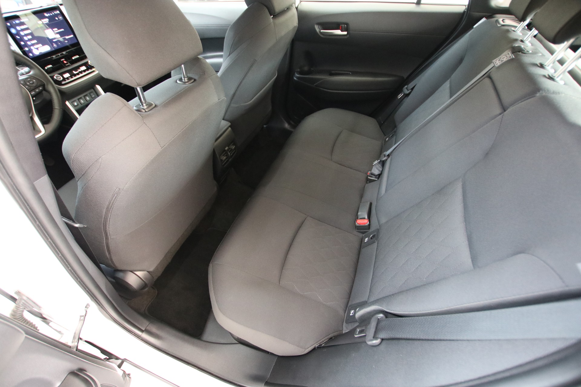 TOYOTA Corolla Cross 1.8 Trend e-CVT-image-13