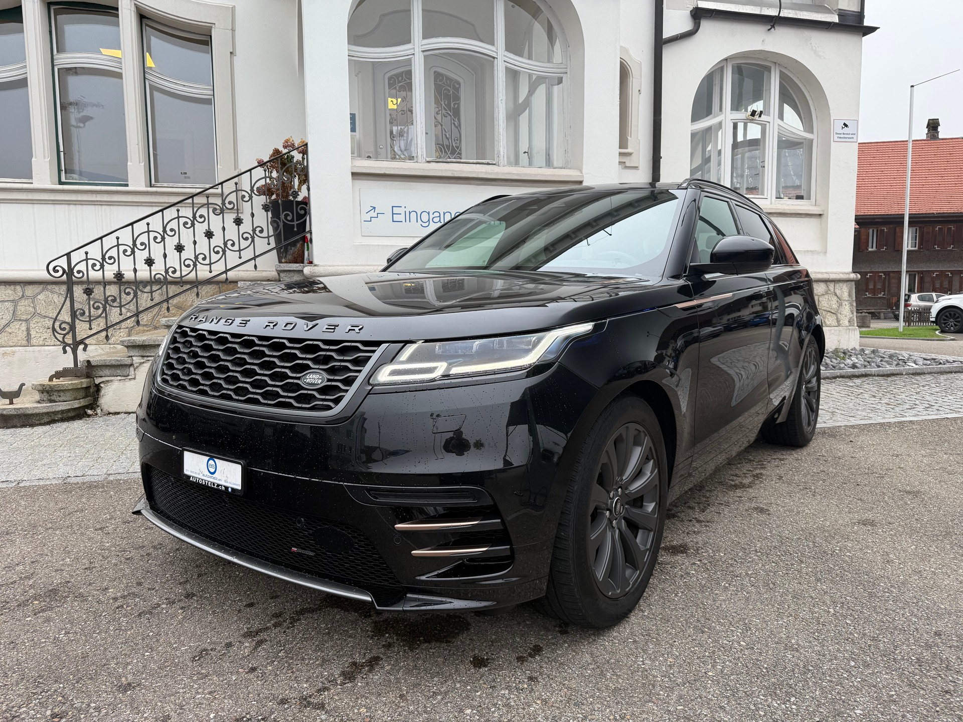 LAND ROVER Range Rover Velar 2.0 T R-Dynamic SE * LUFTFEDERUNG*PANORAMADACH-showroom-element-1