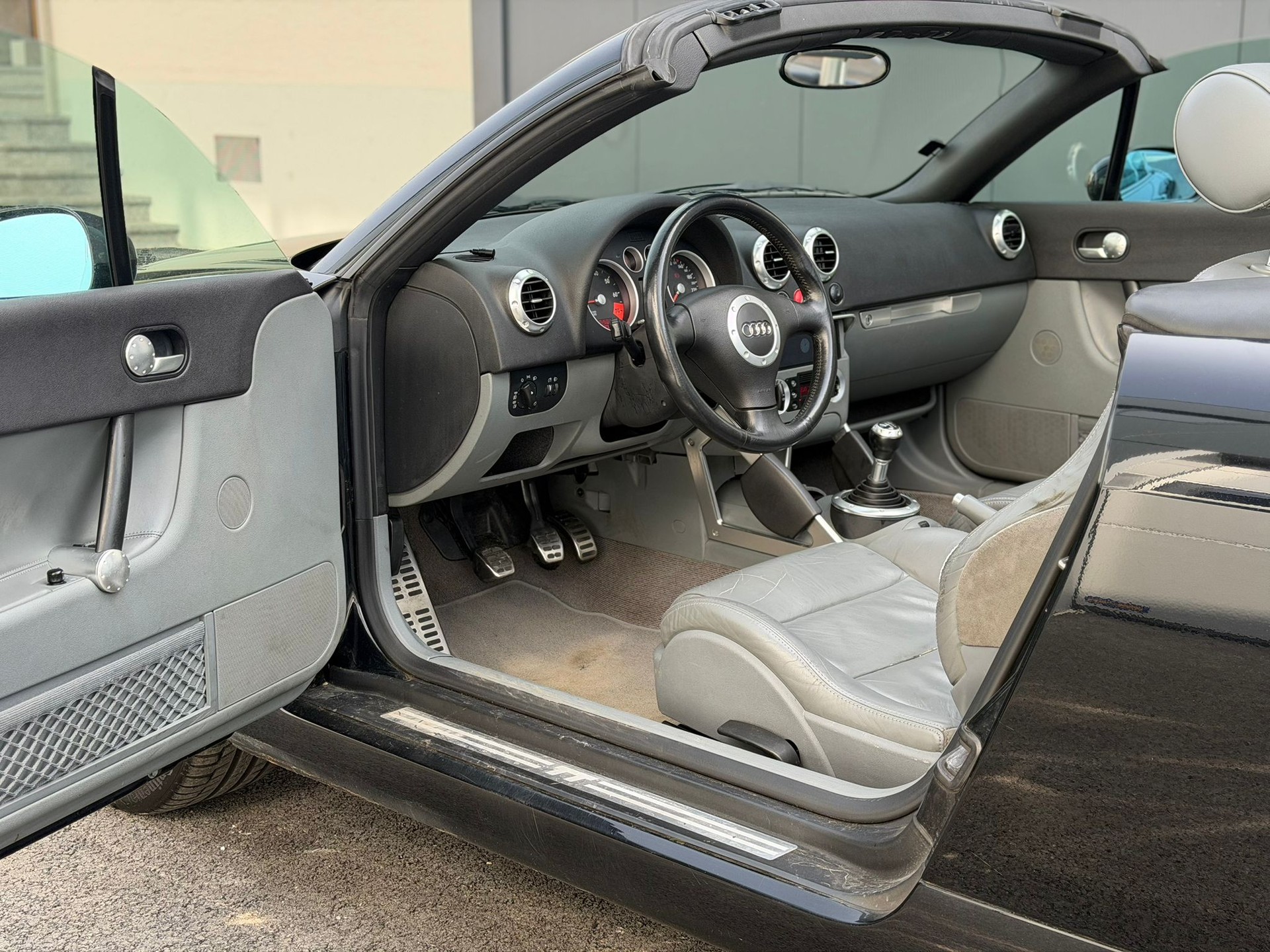 AUDI TT Roadster 1.8 T **ab MFK & Service**-image-6